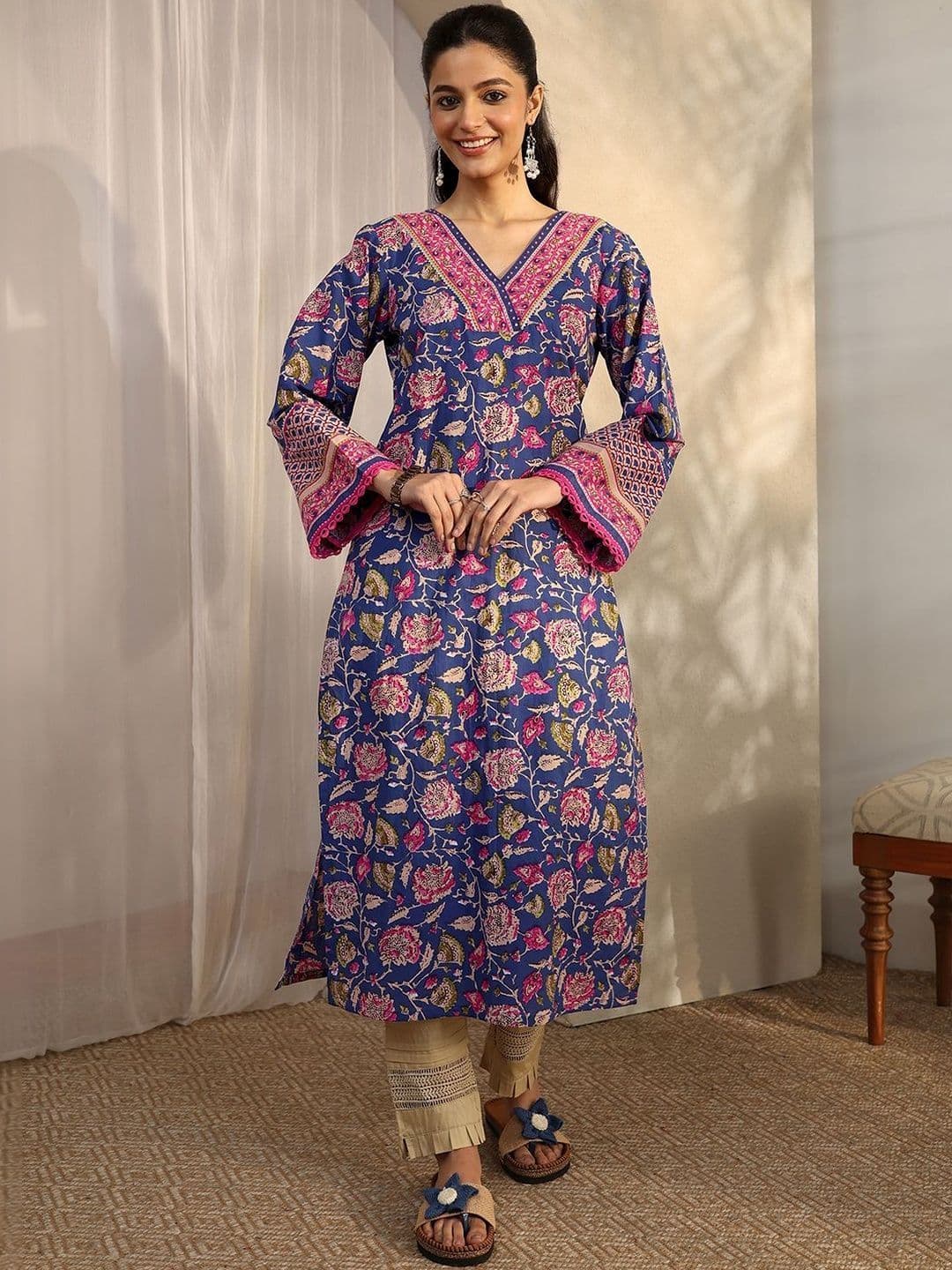Libas Women Phoebe Blue Printed Cotton Straight Kurta thumbnail 3