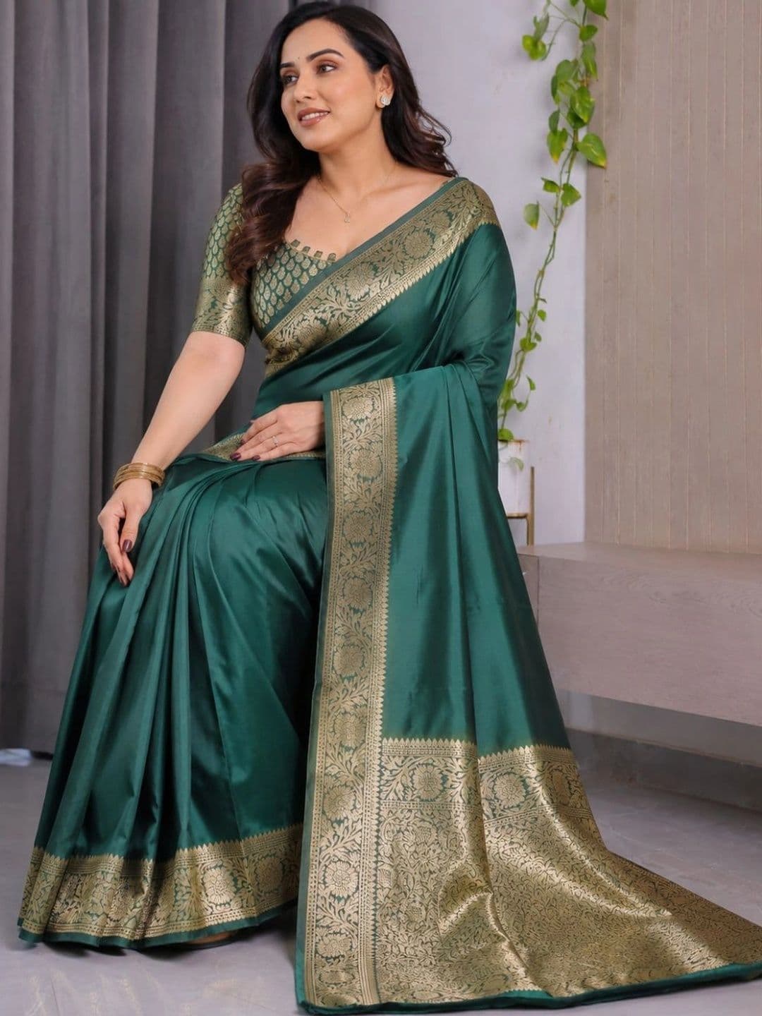 IKSHARA Zari Art Silk Banarasi Saree thumbnail 3