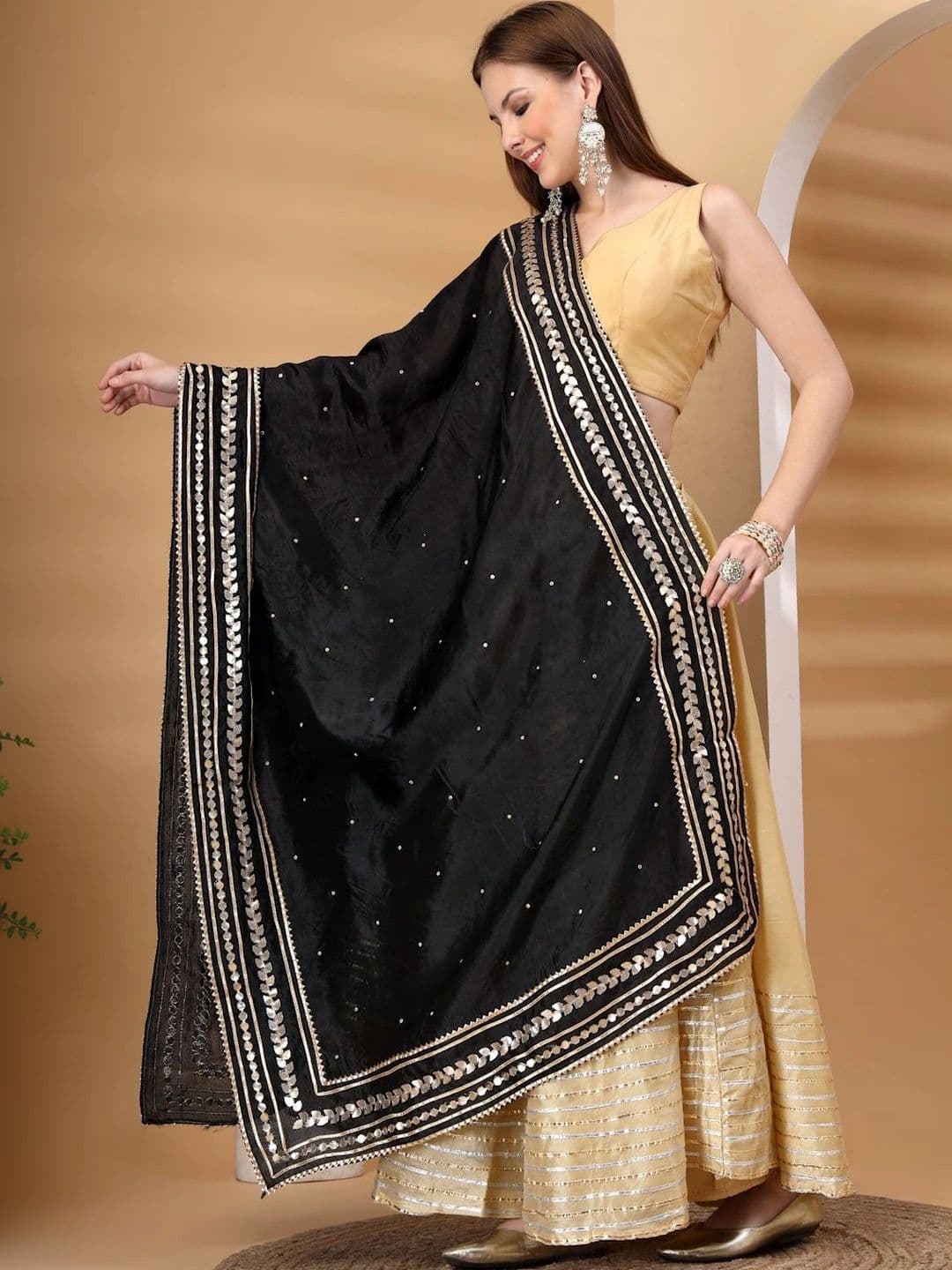 KALINI Dupatta with Sequinned thumbnail 5
