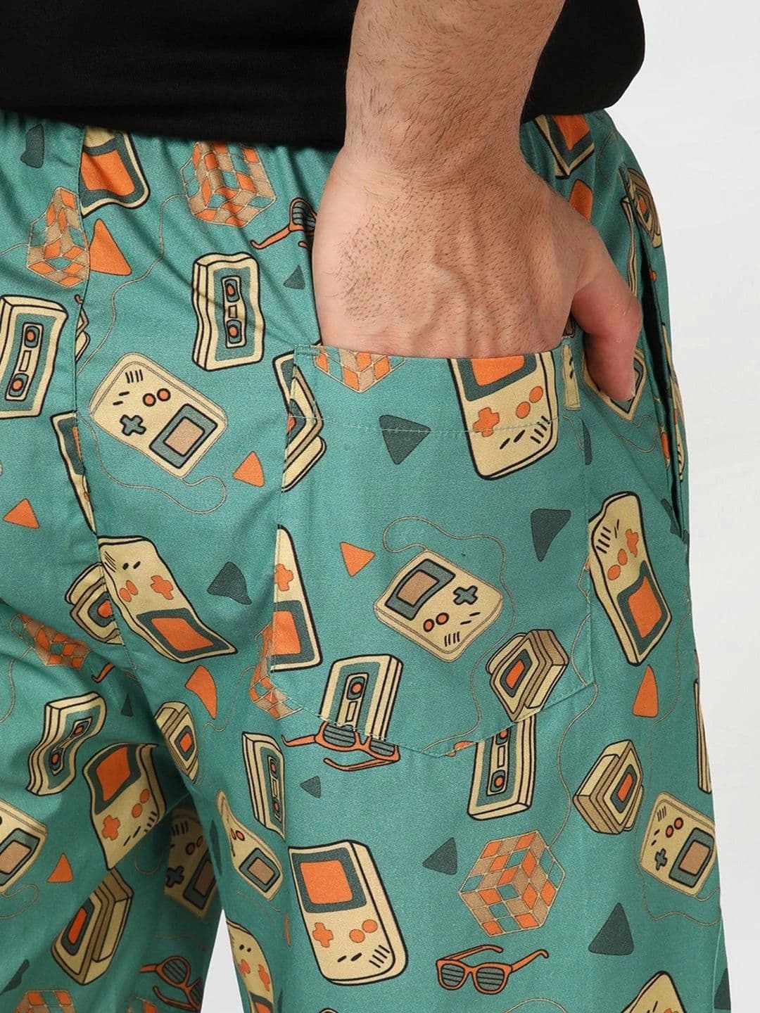 Bewakoof Men's Green All Over Printed Boxers thumbnail 13