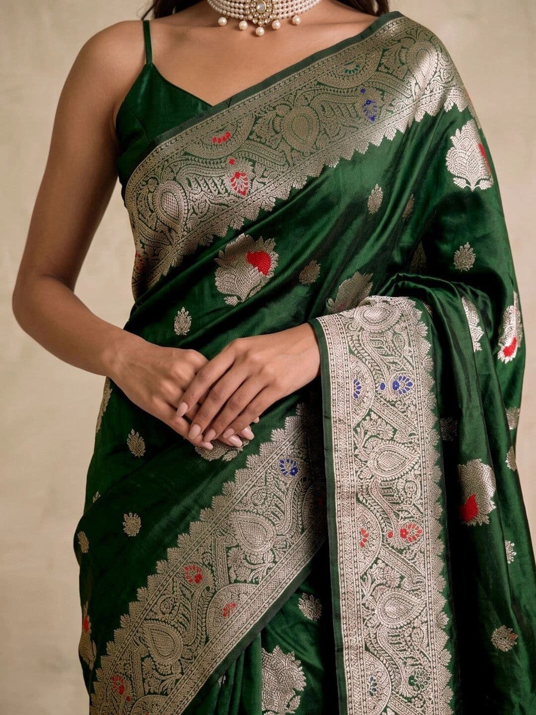 SAARA Woven Design Zari Silk Blend Saree thumbnail 5