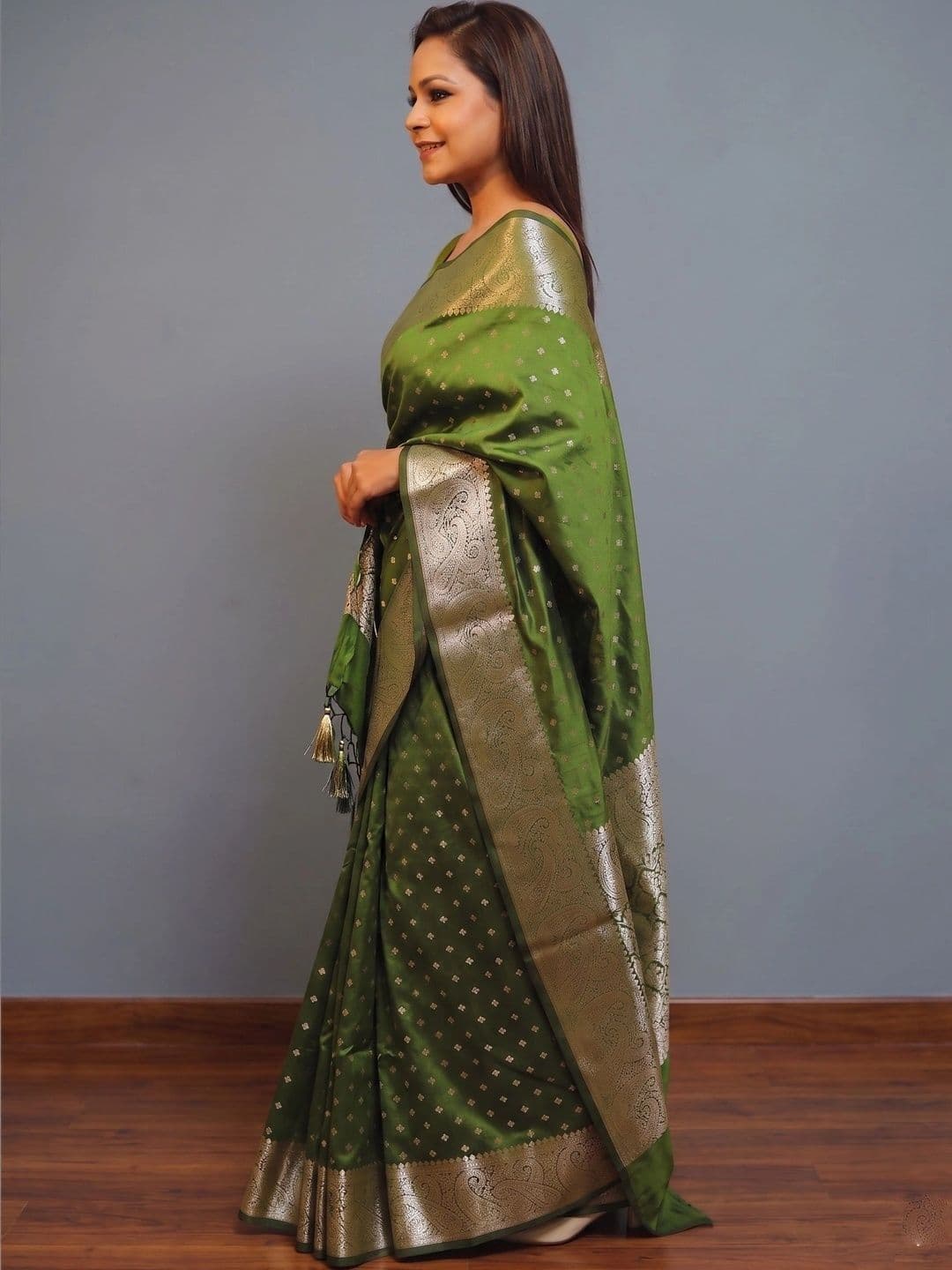 FASHIONIZO Woven Design Zari Art Silk Banarasi Saree thumbnail 4
