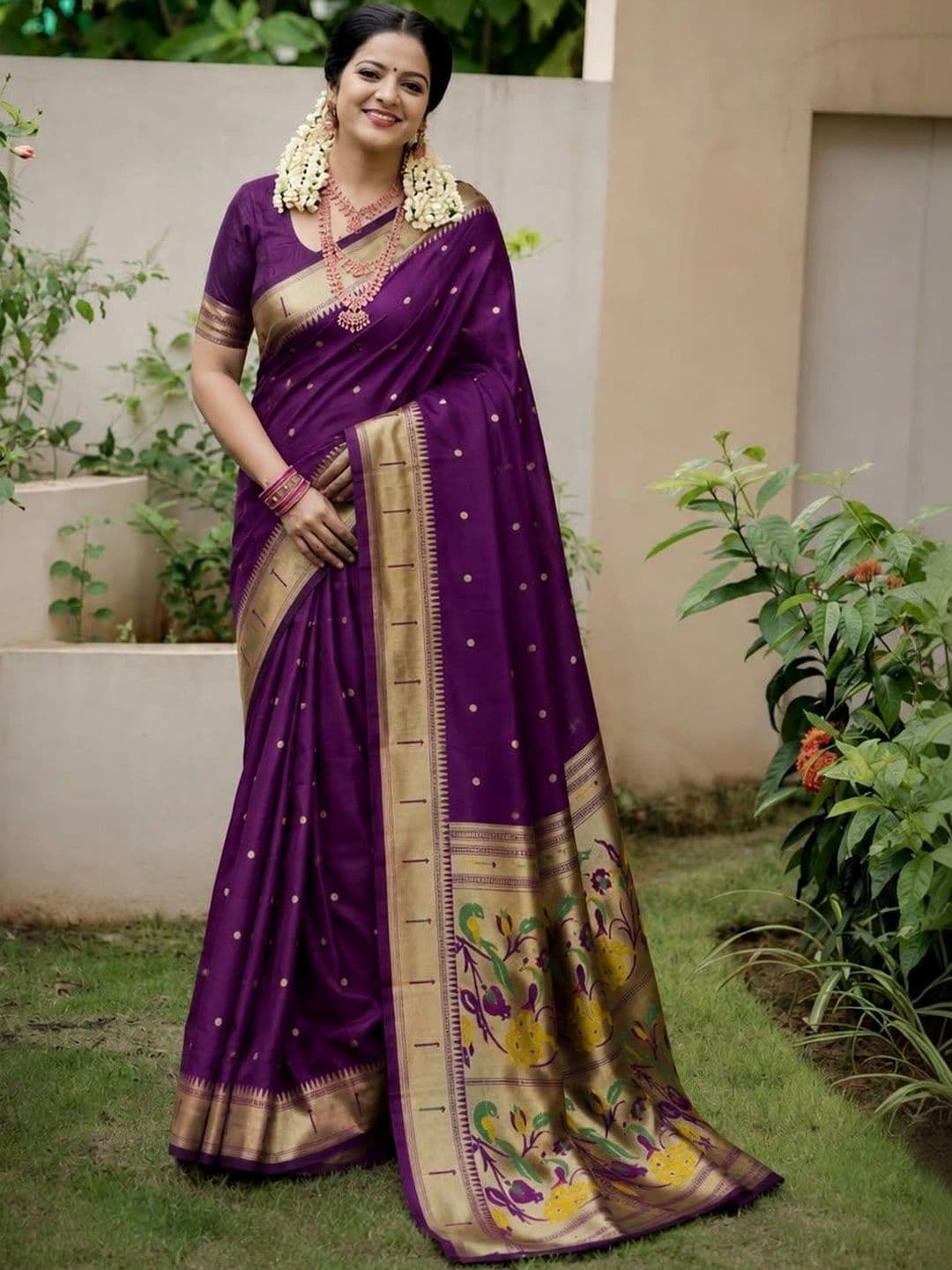 Veera Collection Woven Design Zari Art Silk Designer Banarasi Saree thumbnail 4