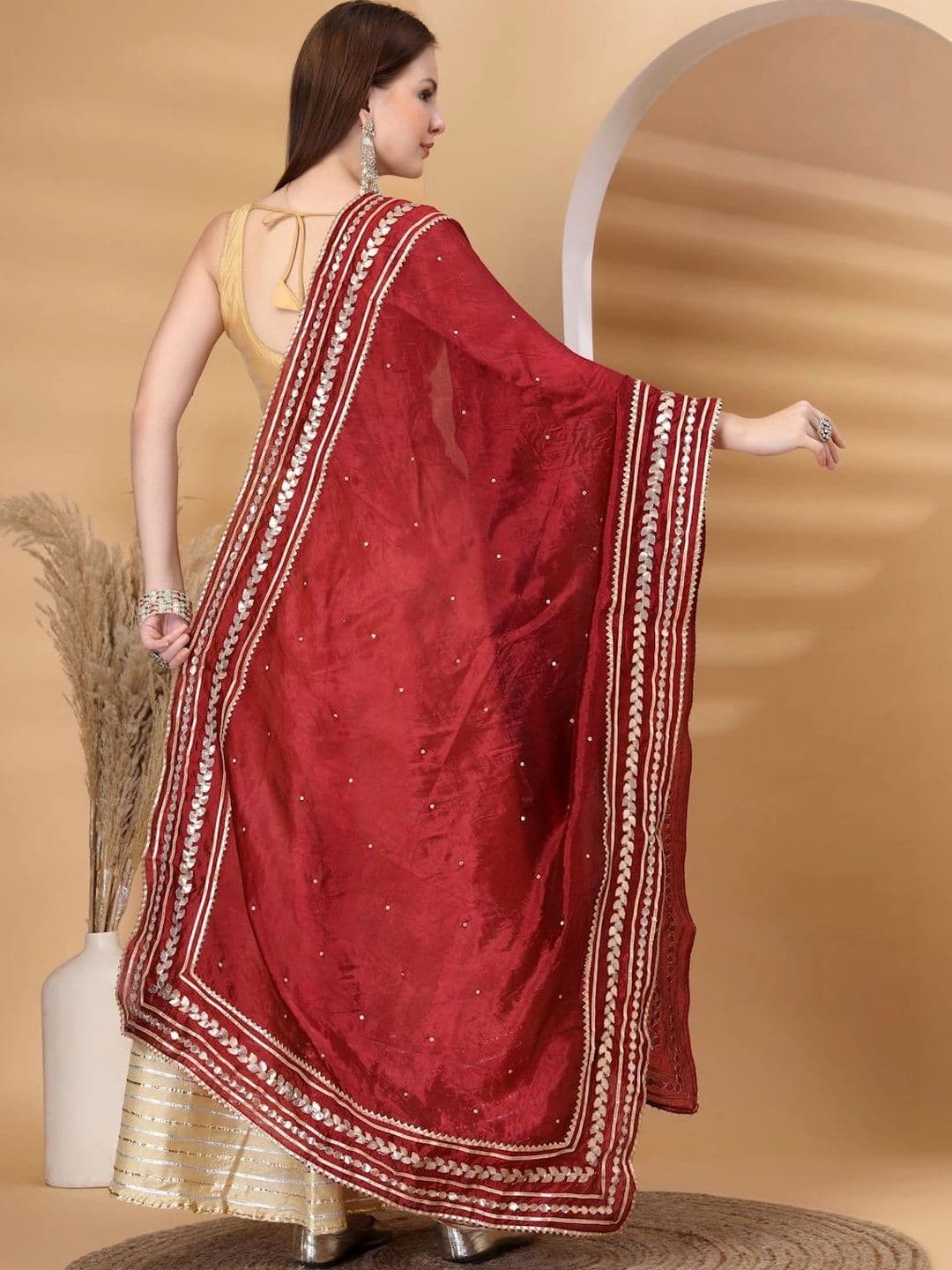 KALINI Dupatta with Sequinned thumbnail 4