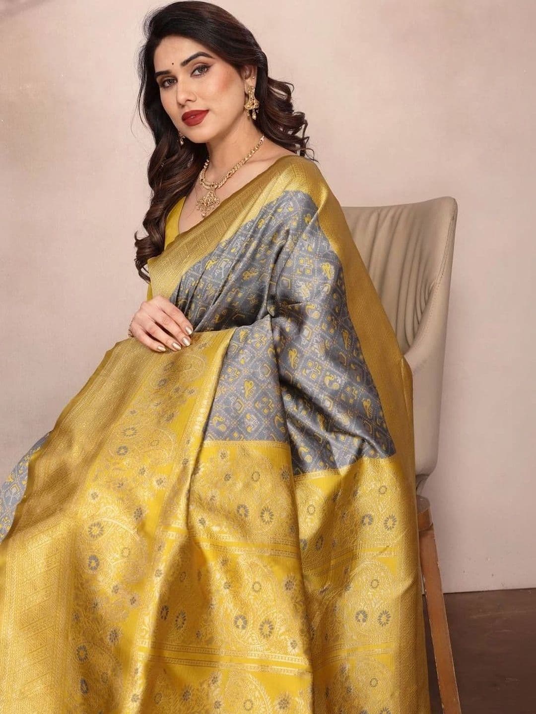 AJ FASHION PLUS Woven Design Zari Art Silk Banarasi Saree thumbnail 2