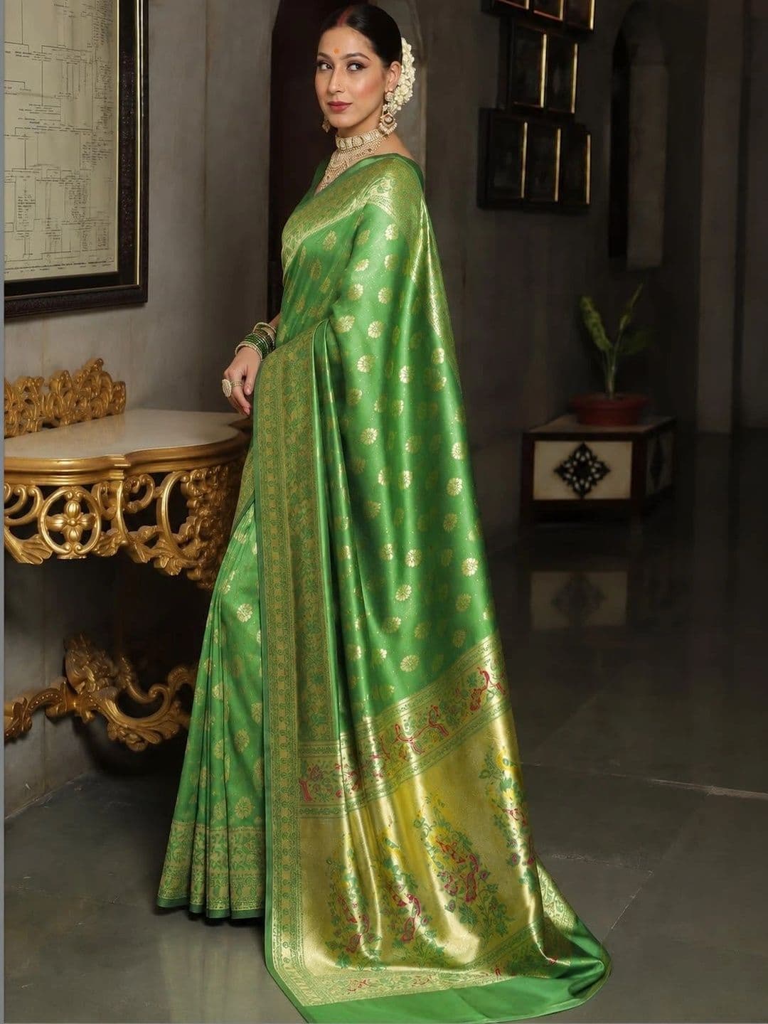 Veera Collection Woven Design Zari Art Silk Designer Banarasi Saree thumbnail 4