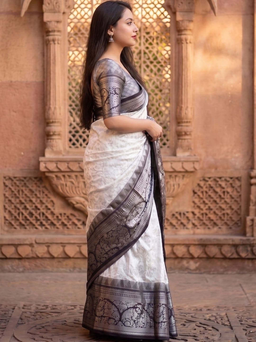 nejadhari tax Woven Design Zari Art Silk Banarasi Saree thumbnail 5