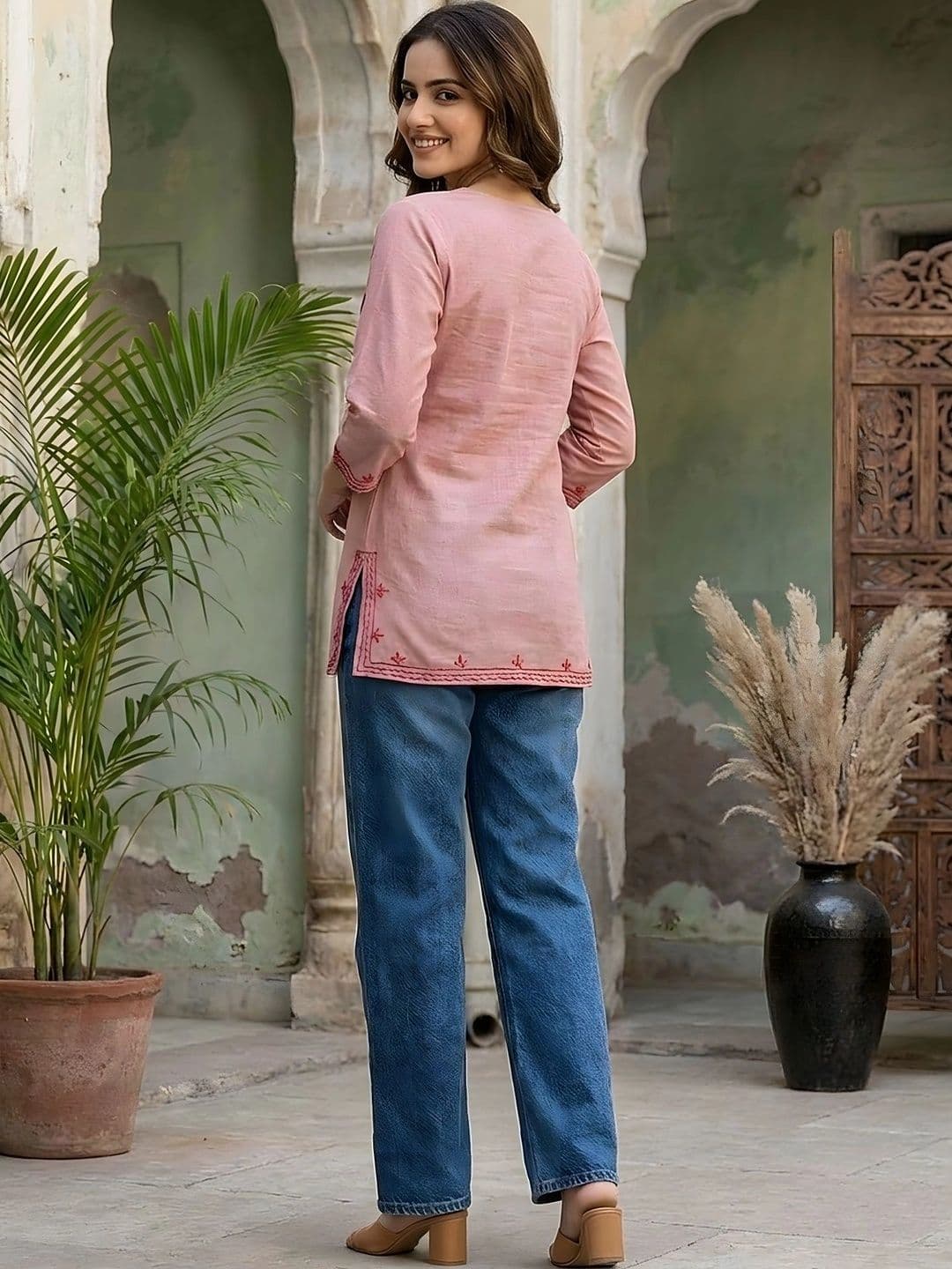 Sangria Women Ethnic Motifs Embroidered Thread Work Kurta thumbnail 2