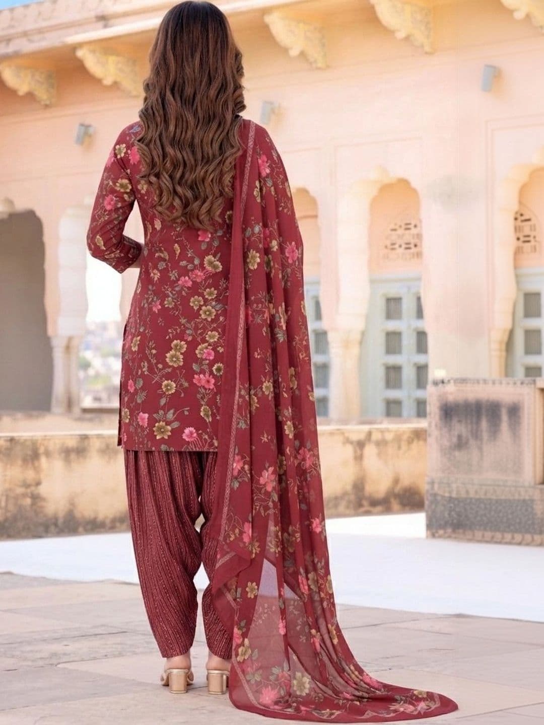 shree jeenmata collection Women Floral Printed Regular Pure Cotton Kurta with Patiala & With Dupatta thumbnail 3