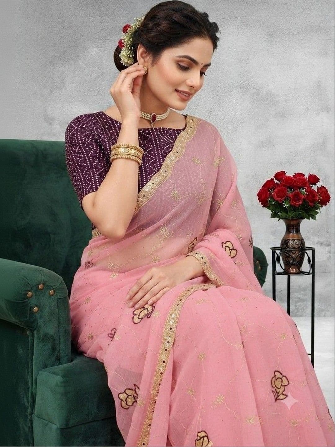 SmileyFashion Floral Embroidered Poly Georgette Saree thumbnail 3