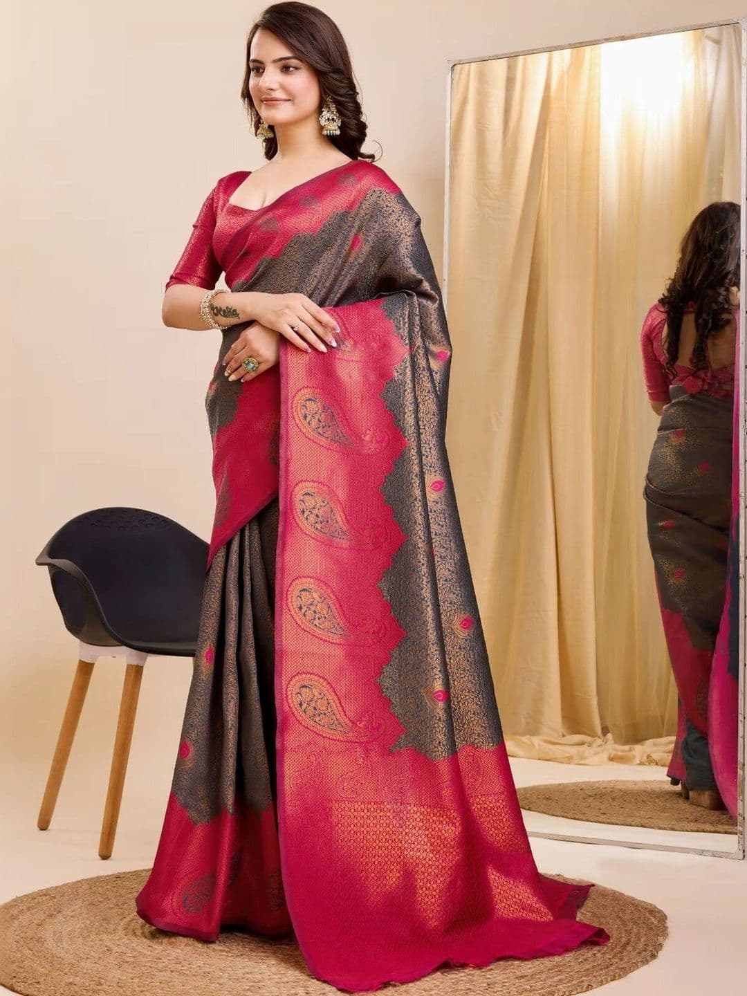 VS MALL Women Ethnic Motifs Printed Zari Banarasi Saree thumbnail 5