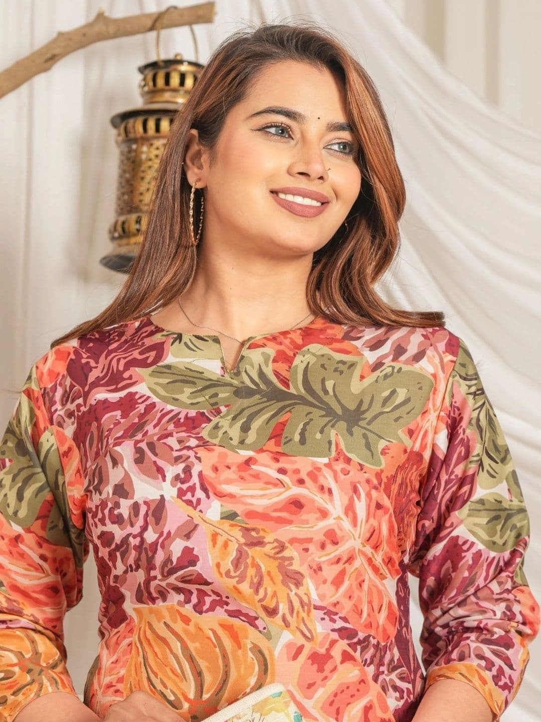 CNS FASHIONS Women Floral Printed Regular Pure Cotton Kurta with Palazzos thumbnail 5