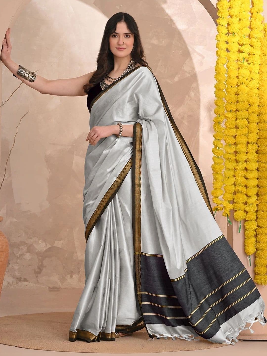 KALINI Striped Zari Designer Gadwal Saree thumbnail 3