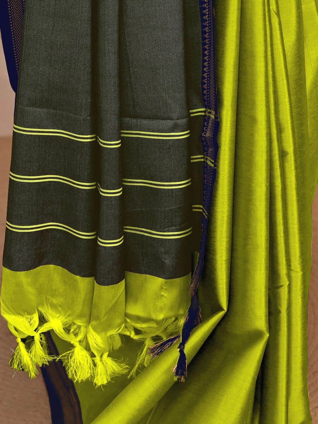 KALINI Striped Zari Designer Gadwal Saree thumbnail 5