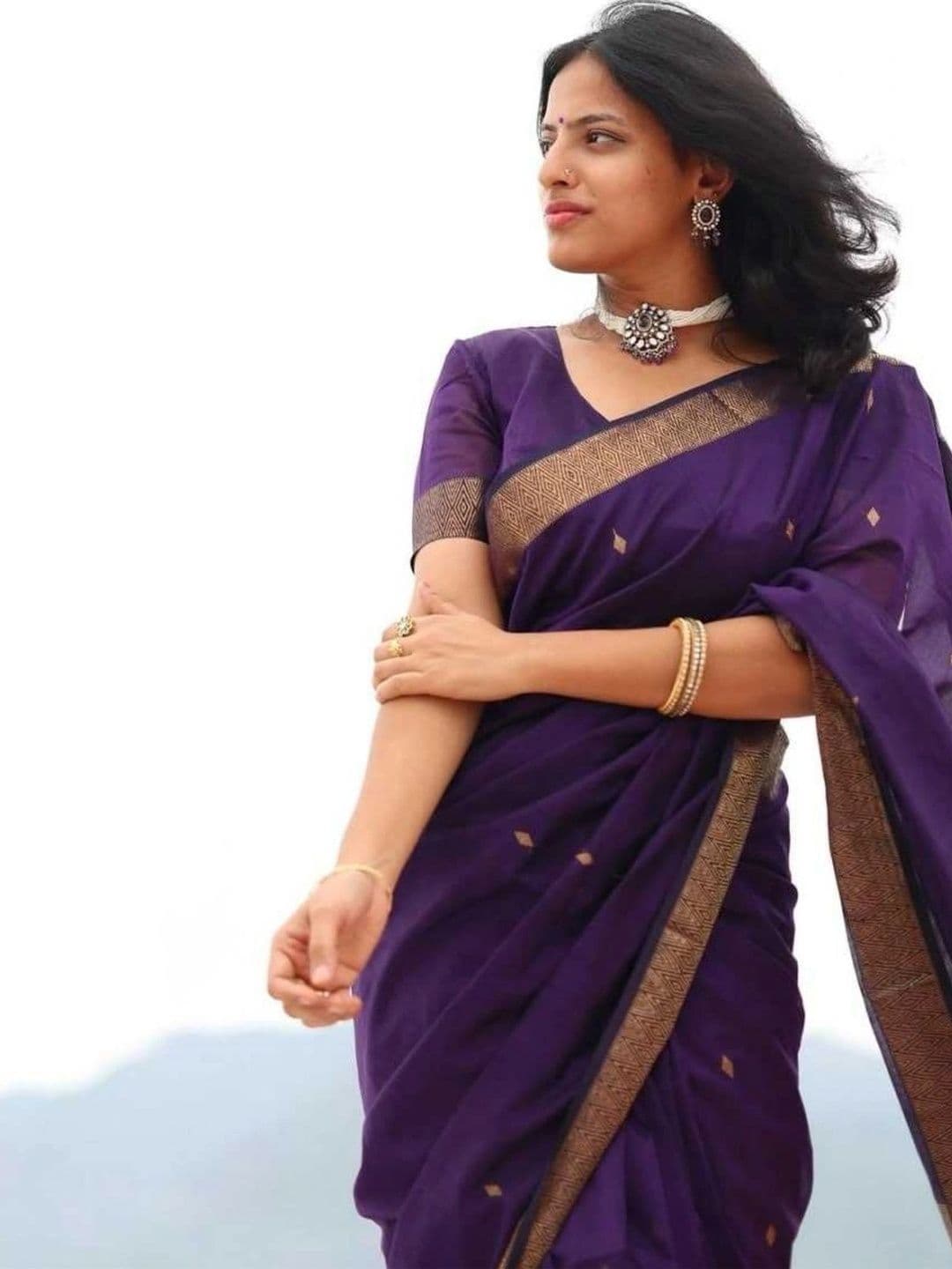 VS MALL Woven Design Zari Banarasi Saree thumbnail 2