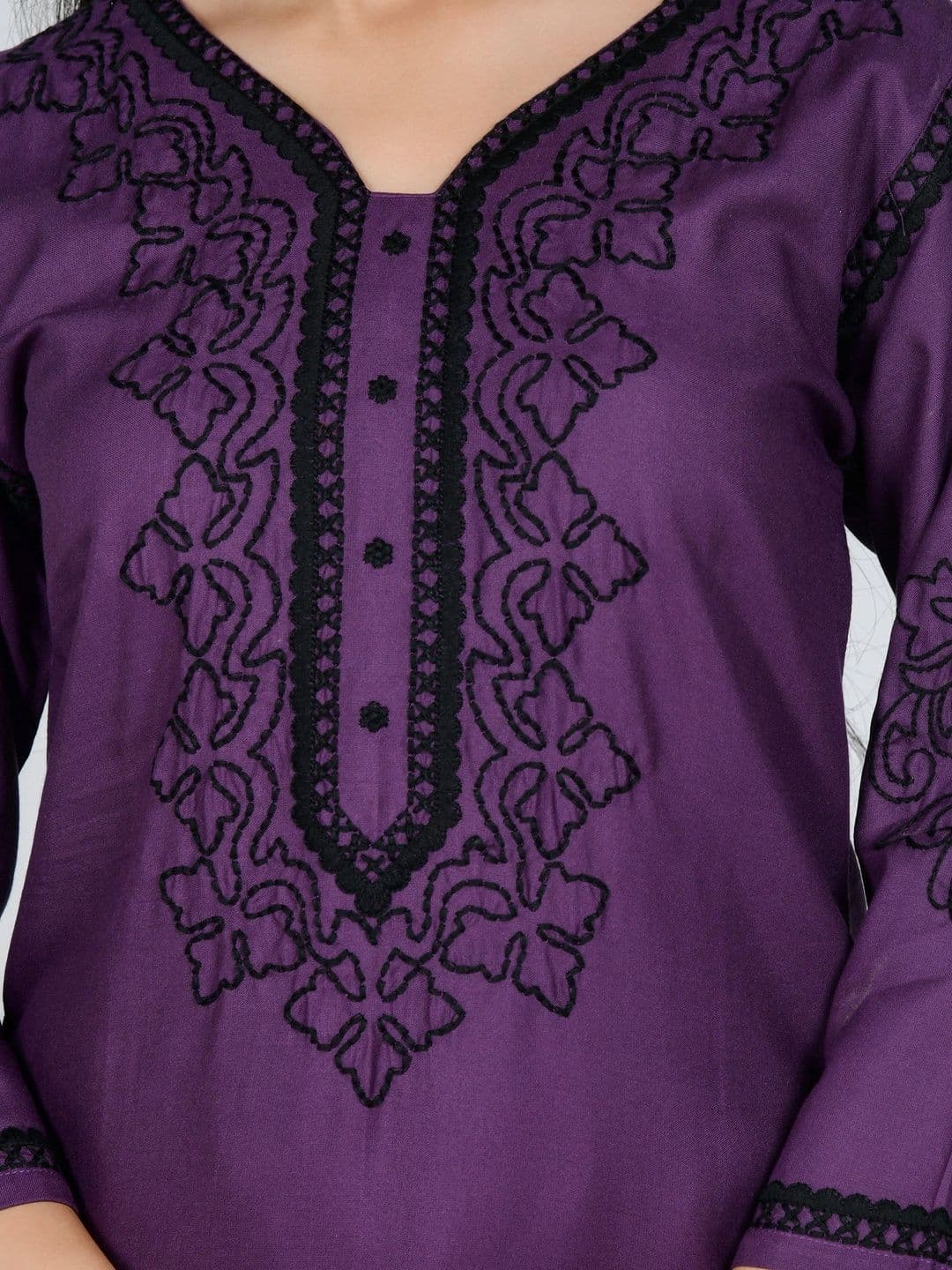 YOJINI Women Ethnic Motifs Embroidered Regular Thread Work Kurta with Palazzos thumbnail 4