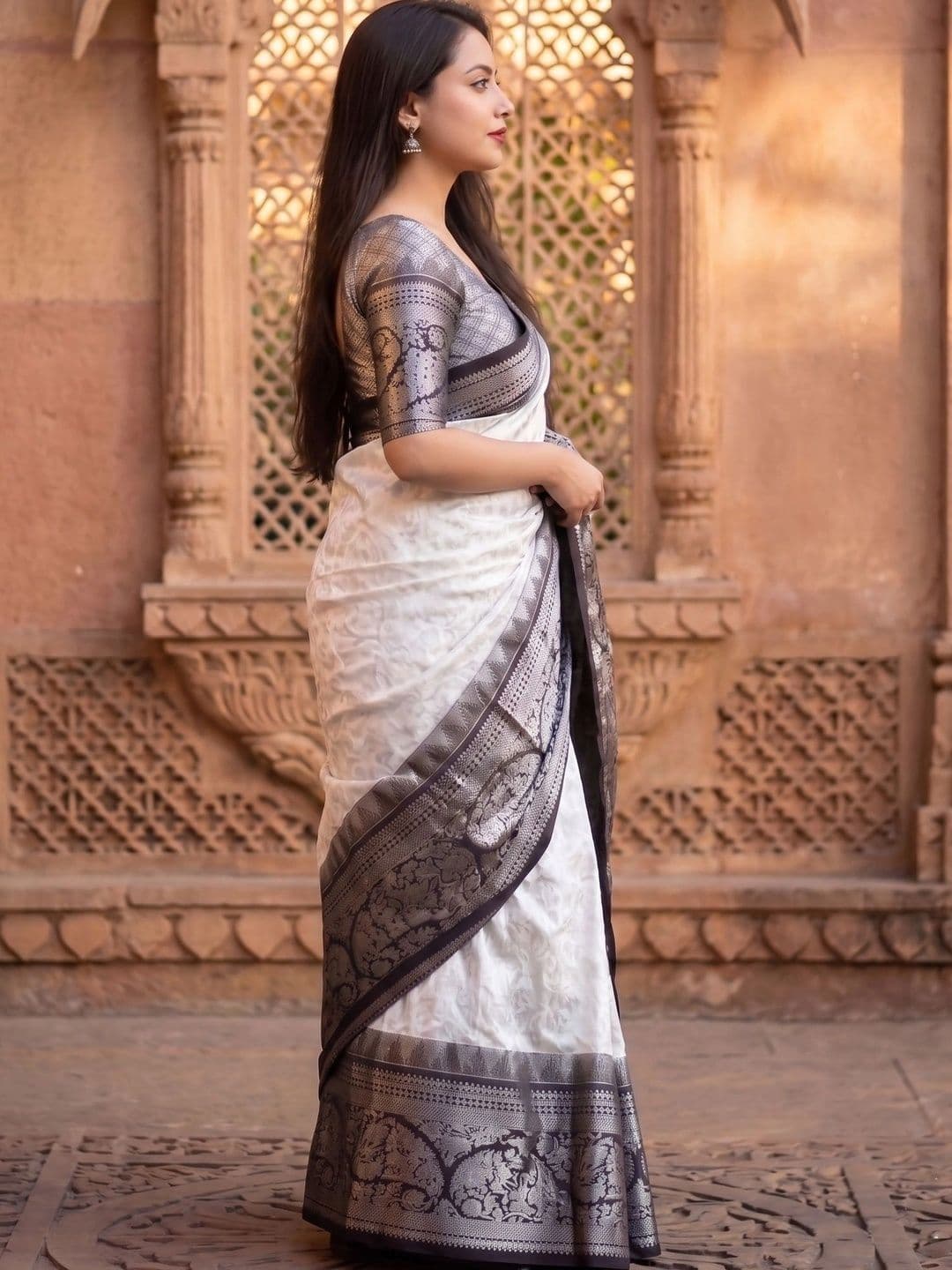 FASHIONIZO Woven Design Zari Art Silk Banarasi Saree thumbnail 2