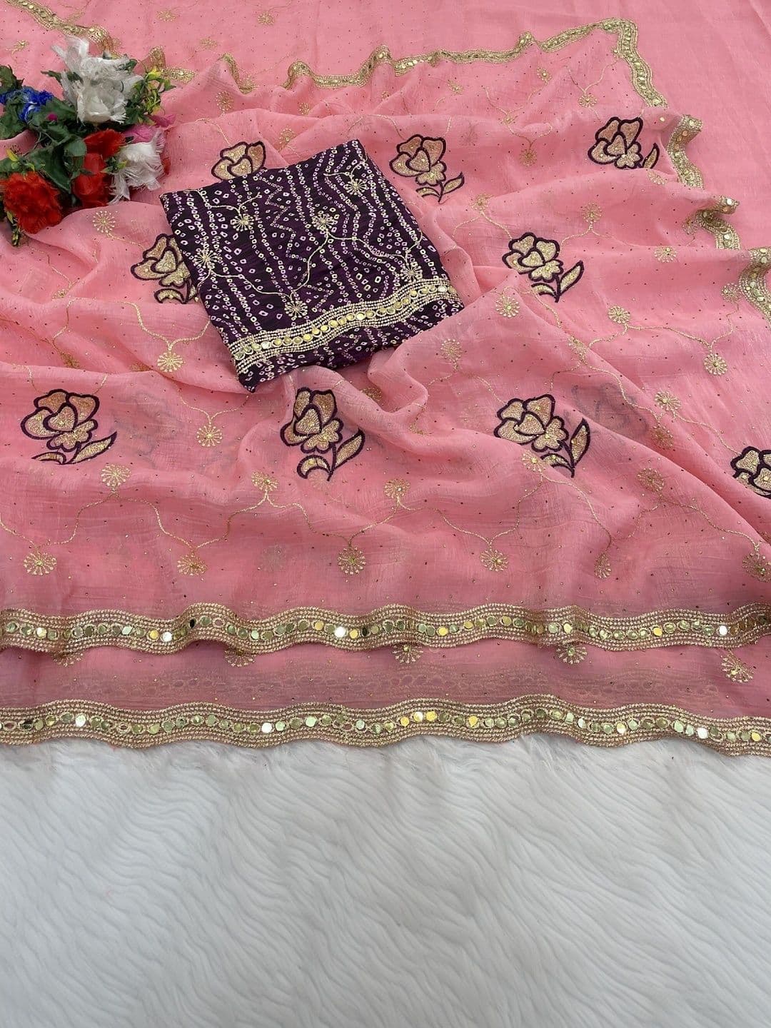 SmileyFashion Floral Embroidered Poly Georgette Saree thumbnail 4