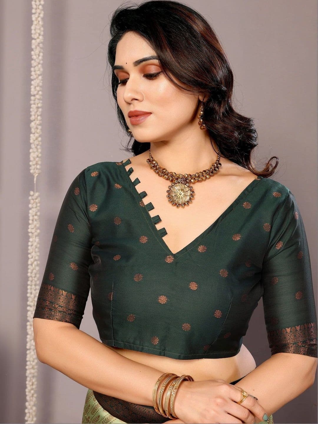 VS MALL Ethnic Motifs Zari Banarasi Saree thumbnail 2