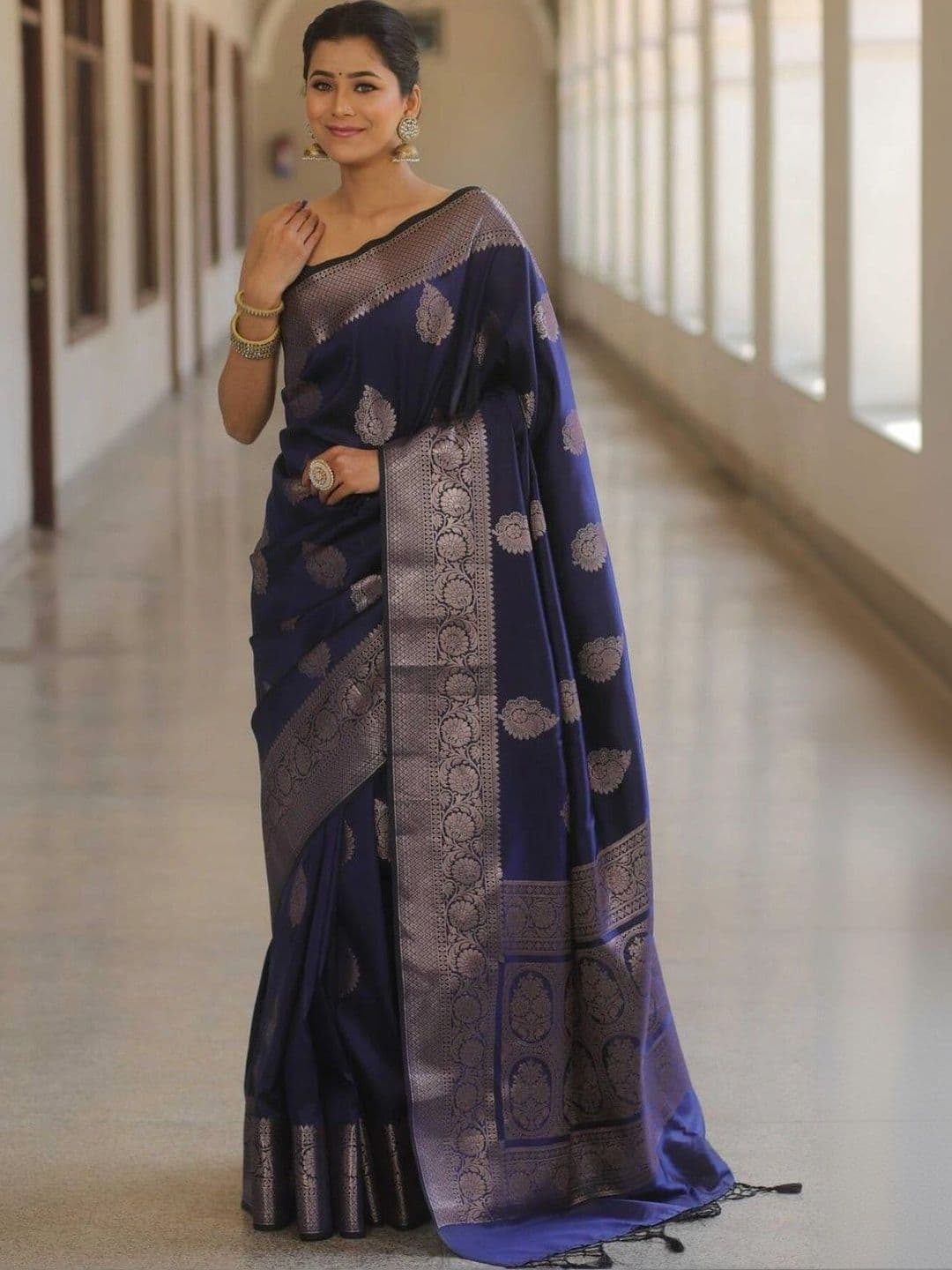 VS MALL Woven Design Zari Banarasi Saree thumbnail 5
