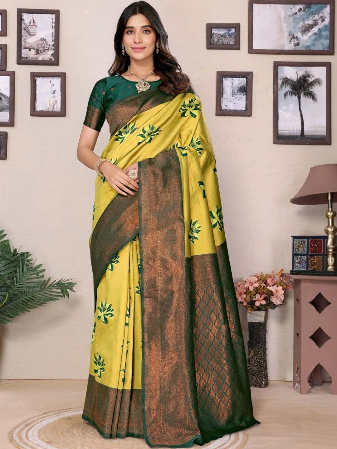 VS MALL Floral Zari Banarasi Saree - view 1