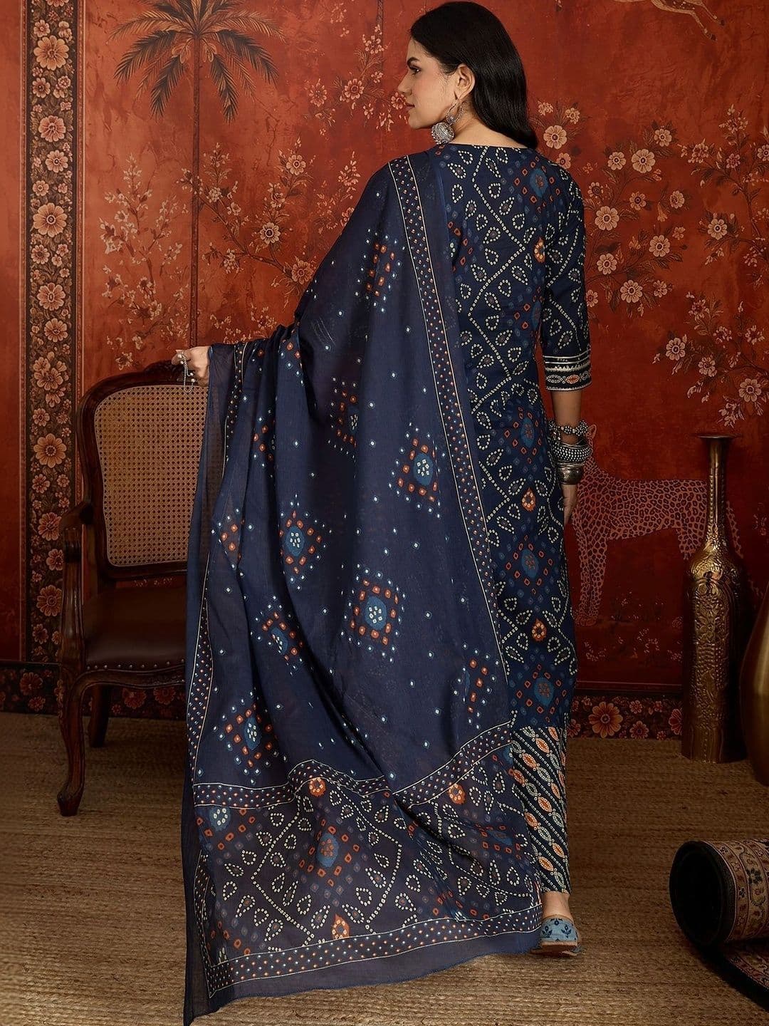 Sangria Women Ethnic Motifs Printed Regular Pure Cotton Kurta with Trousers & With Dupatta thumbnail 2