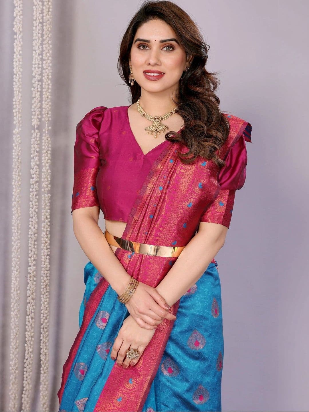 VS MALL Women Ethnic Motifs Zari Banarasi Saree thumbnail 6