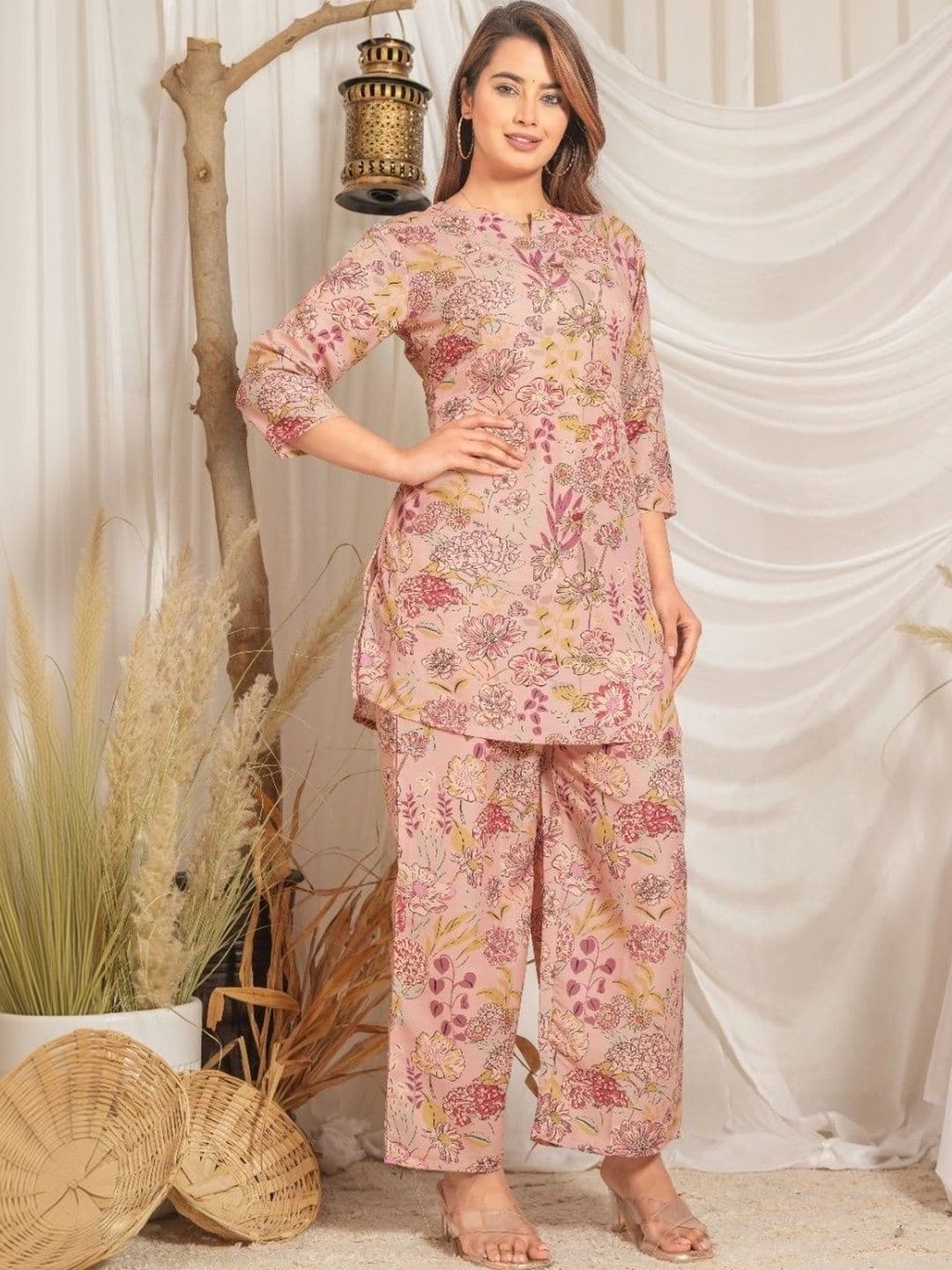 CNS FASHIONS Women Floral Printed Regular Pure Cotton Kurta with Palazzos thumbnail 4