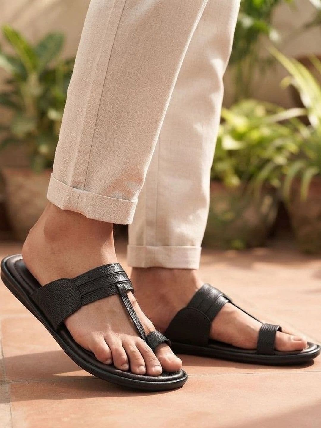 Viora Men Thong Flip-Flops thumbnail 2