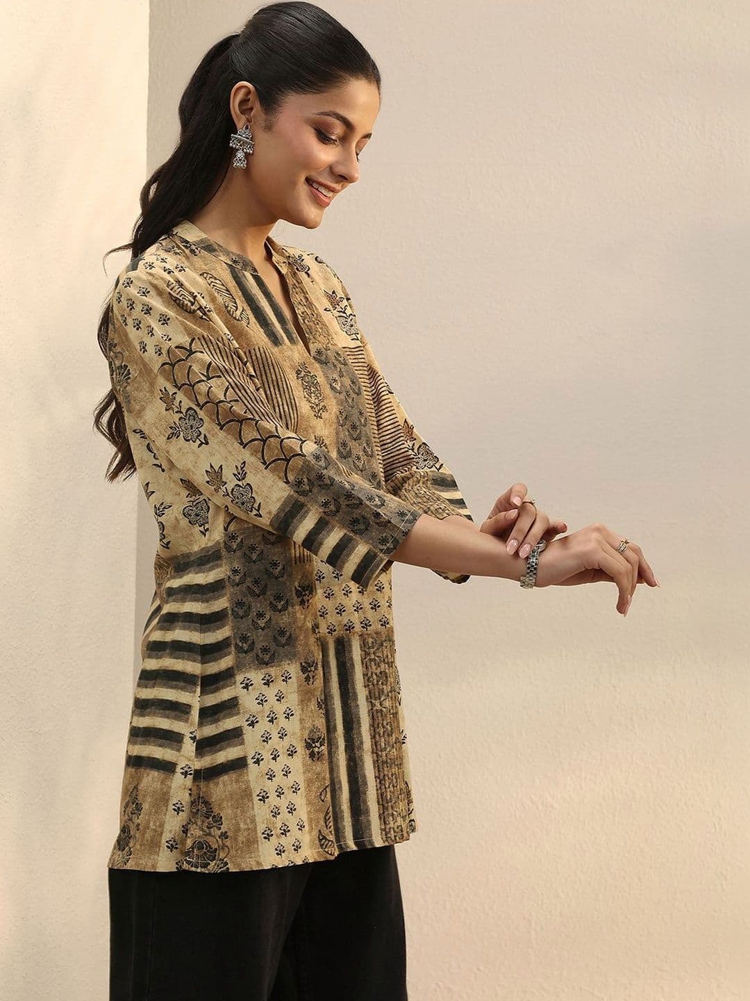 Libas Beige Floral Printed Straight Short Kurti thumbnail 2