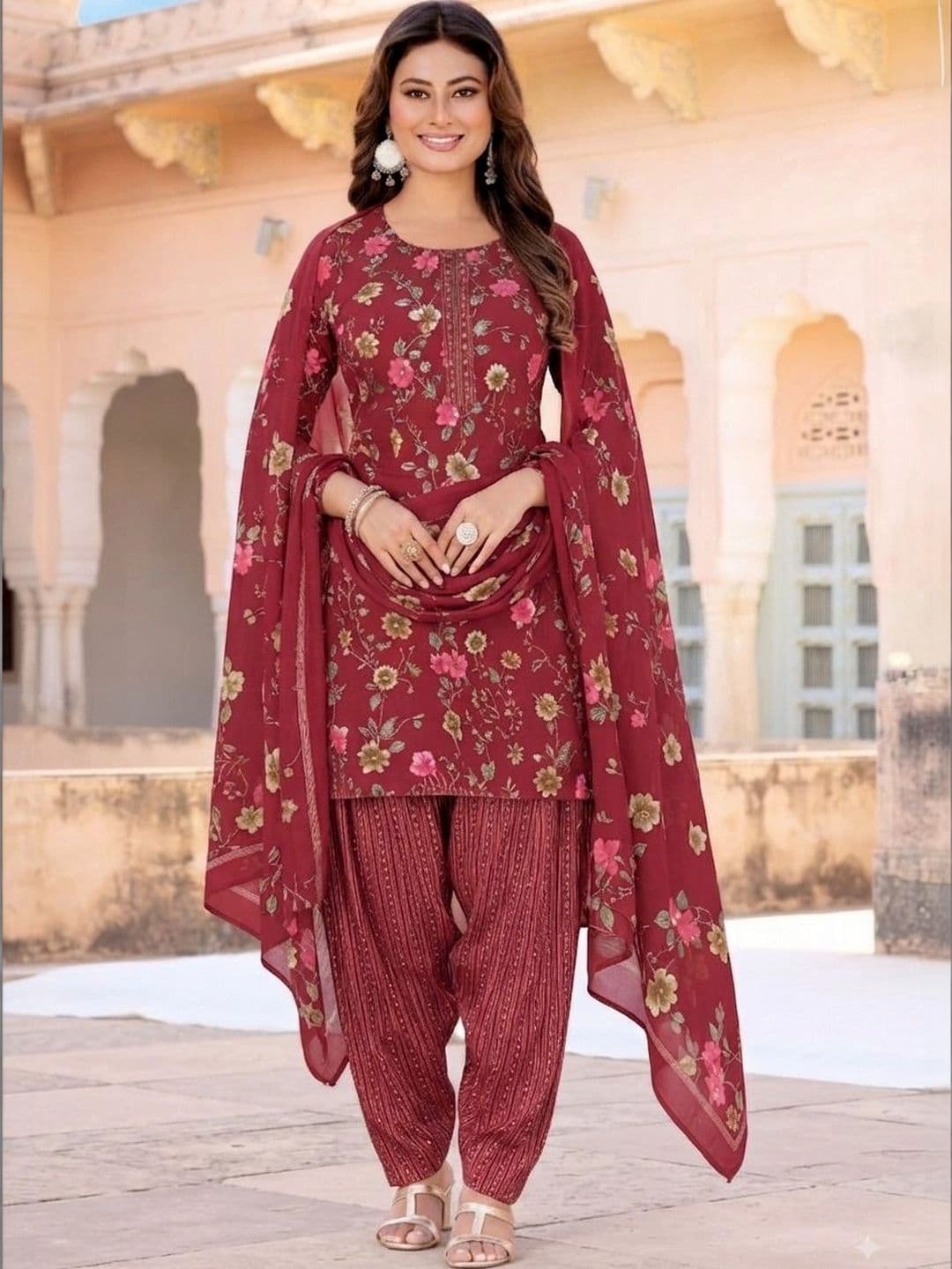 shree jeenmata collection Women Floral Printed Regular Pure Cotton Kurta with Patiala & With Dupatta thumbnail 5