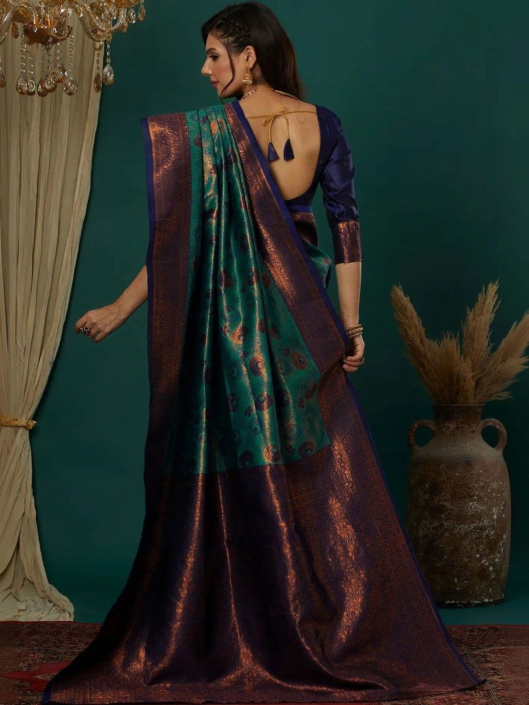 VS MALL Woven Design Zari Banarasi Saree thumbnail 3