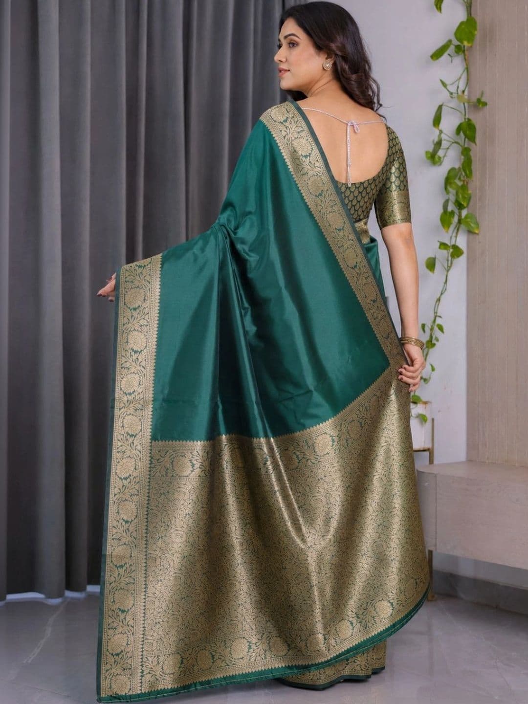 IKSHARA Zari Art Silk Banarasi Saree thumbnail 4
