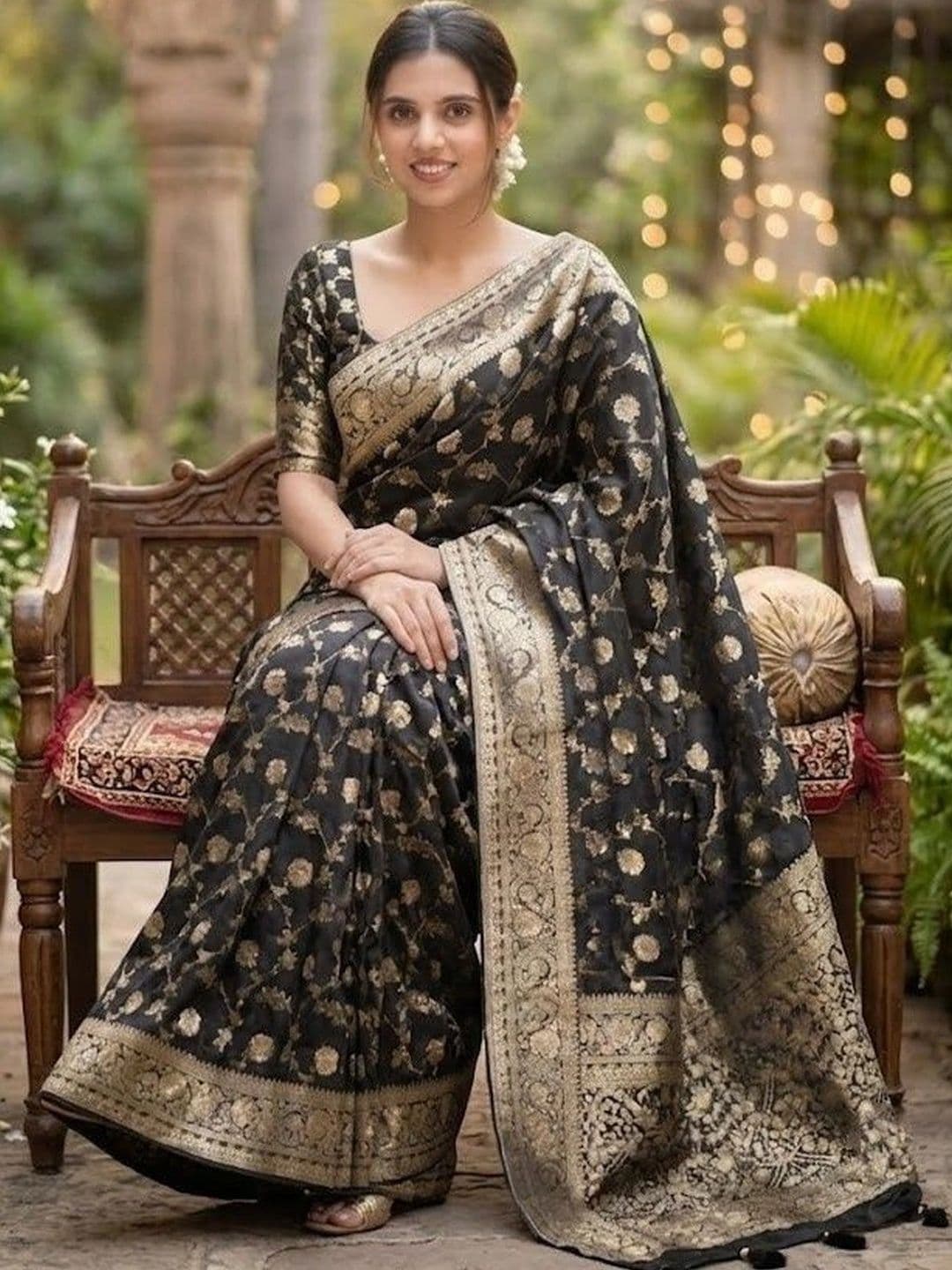 AAVEE Woven Design Zari Art Silk Banarasi Saree thumbnail 2