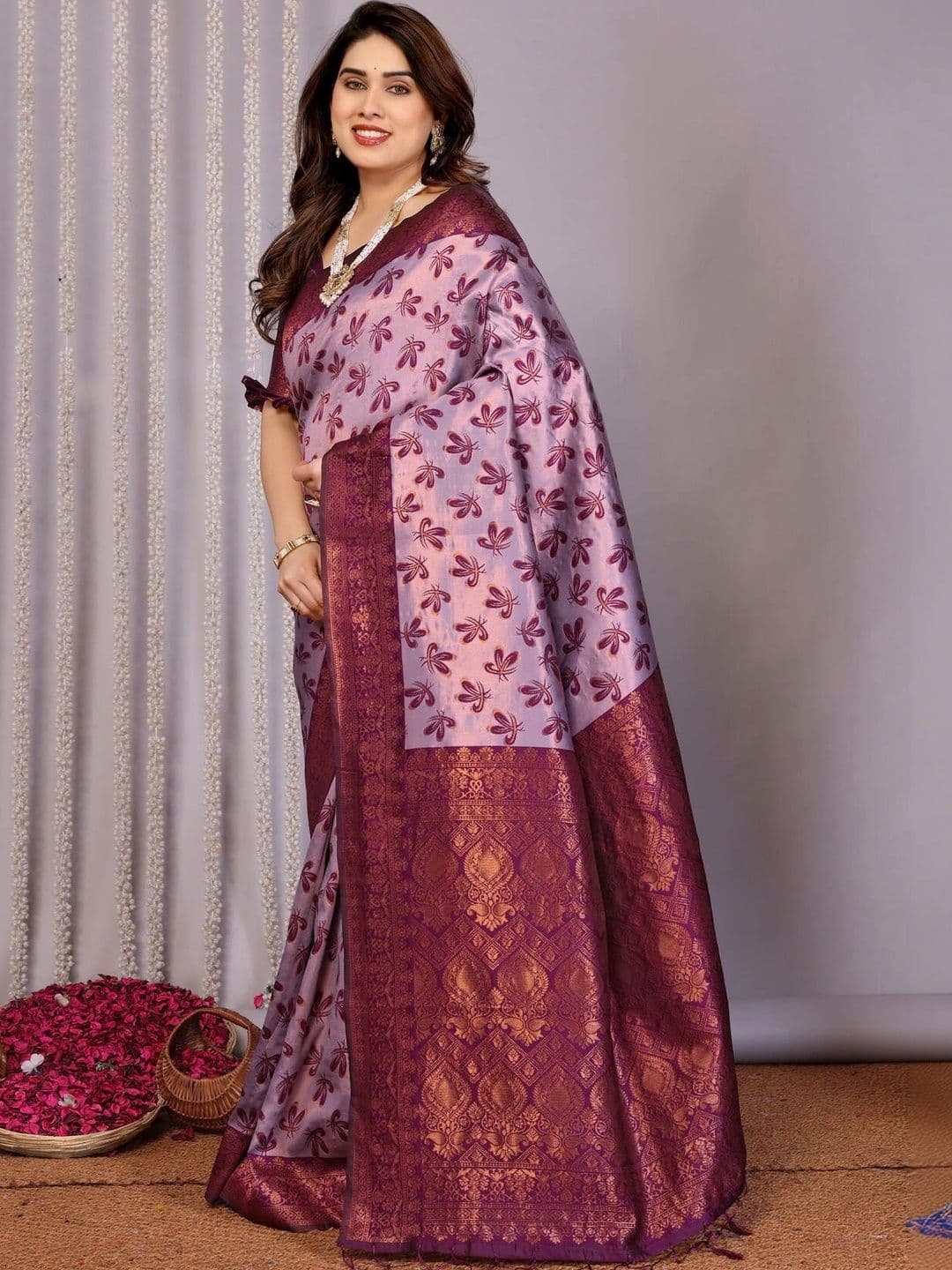 VS MALL Woven Design Zari Banarasi Saree thumbnail 2
