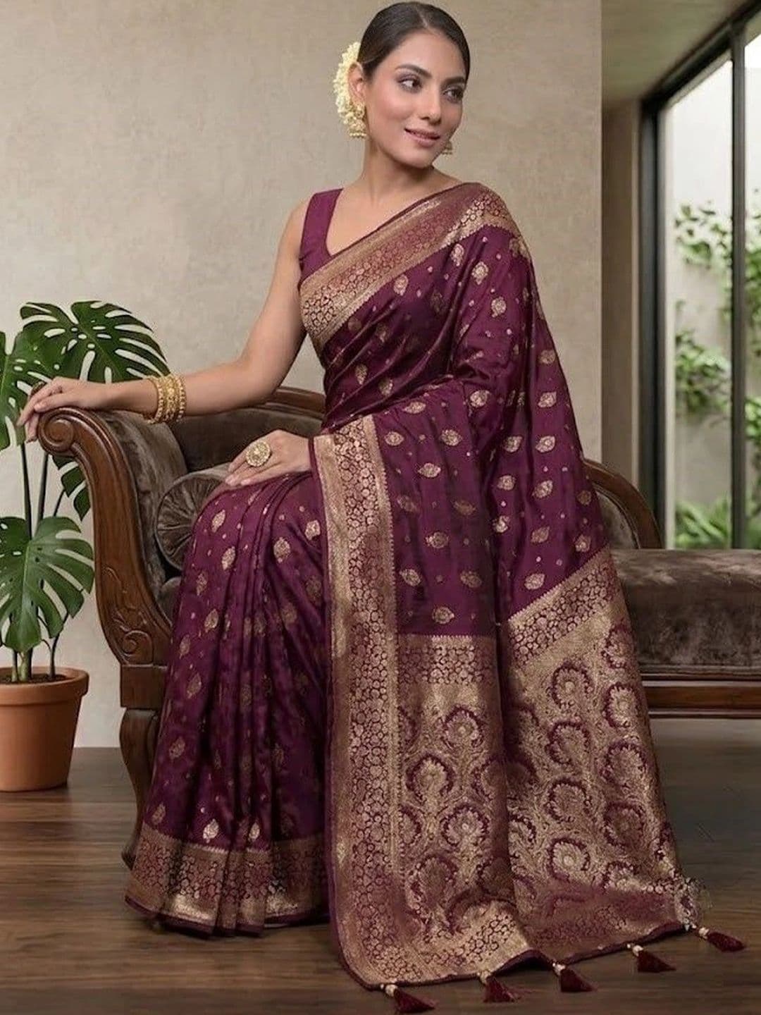 VelvetHue Woven Design Zari Art Silk Banarasi Saree thumbnail 3
