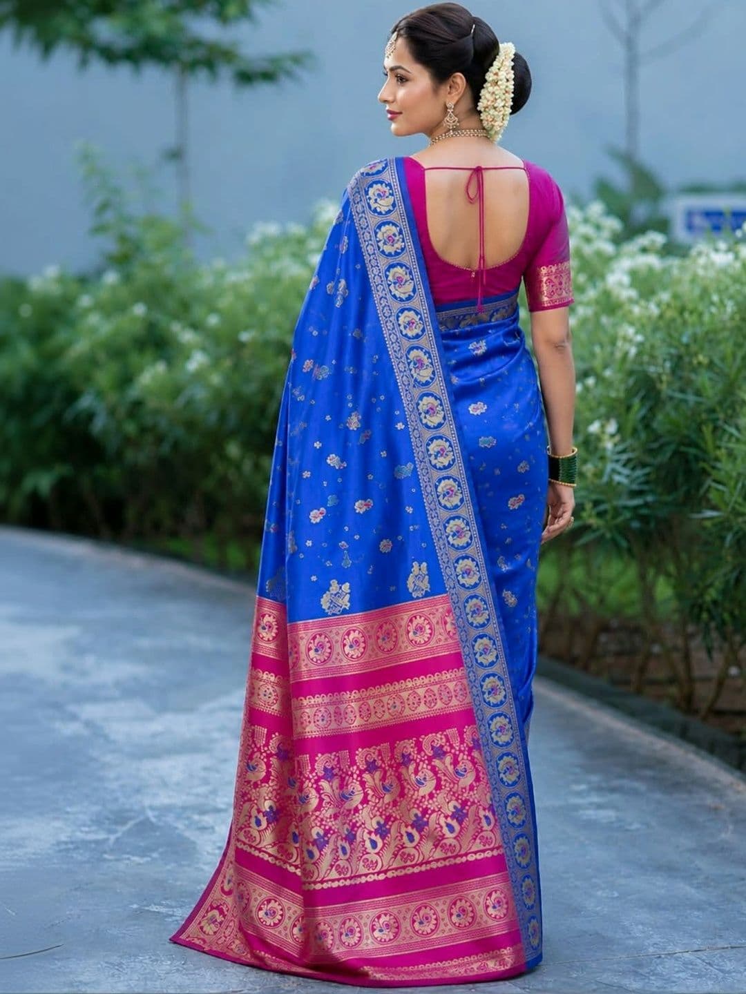 vastranagari Woven Design Zari Art Silk Designer Banarasi Saree thumbnail 2