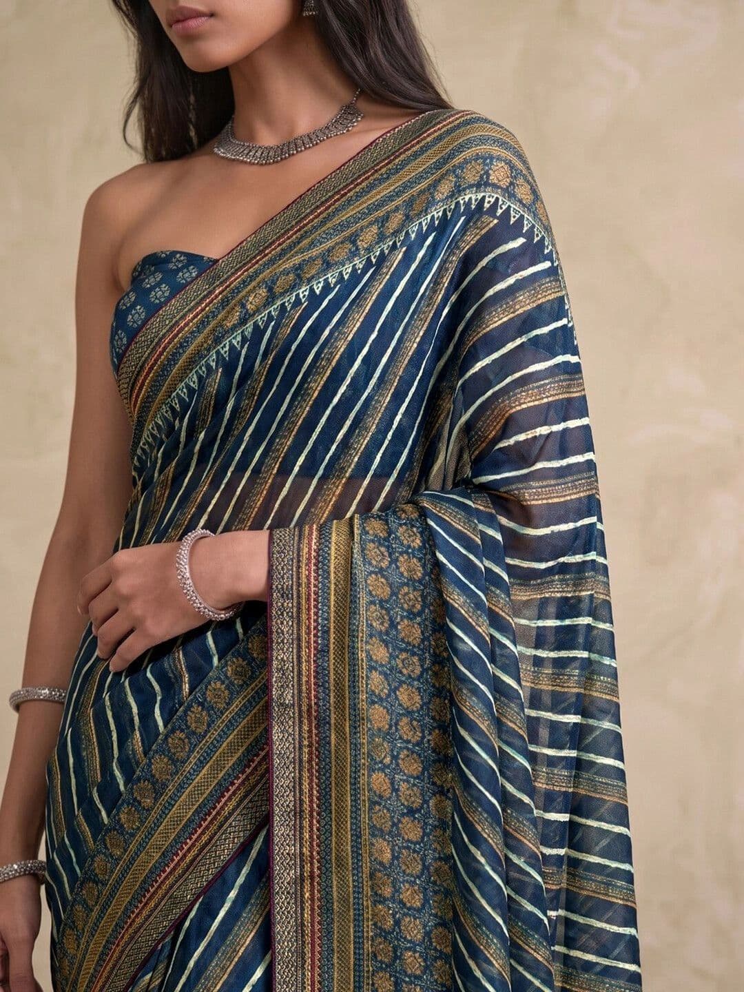 SAARA Striped Pure Georgette Saree thumbnail 5