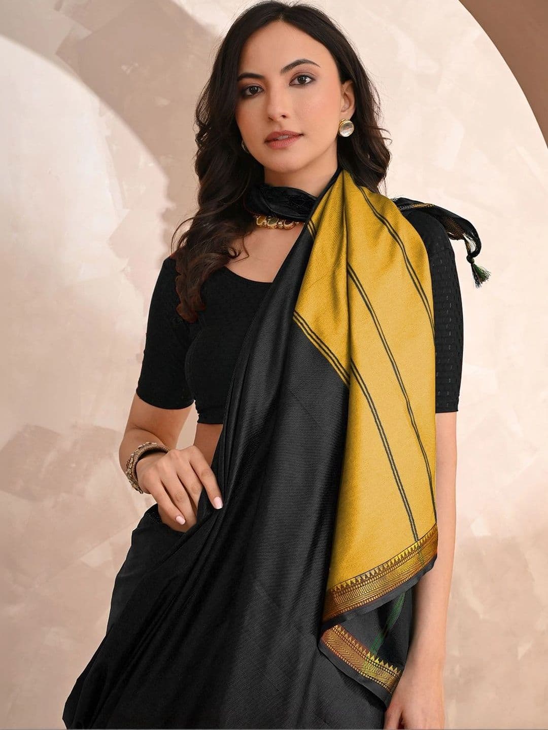 KALINI Zari Designer Gadwal Saree thumbnail 4