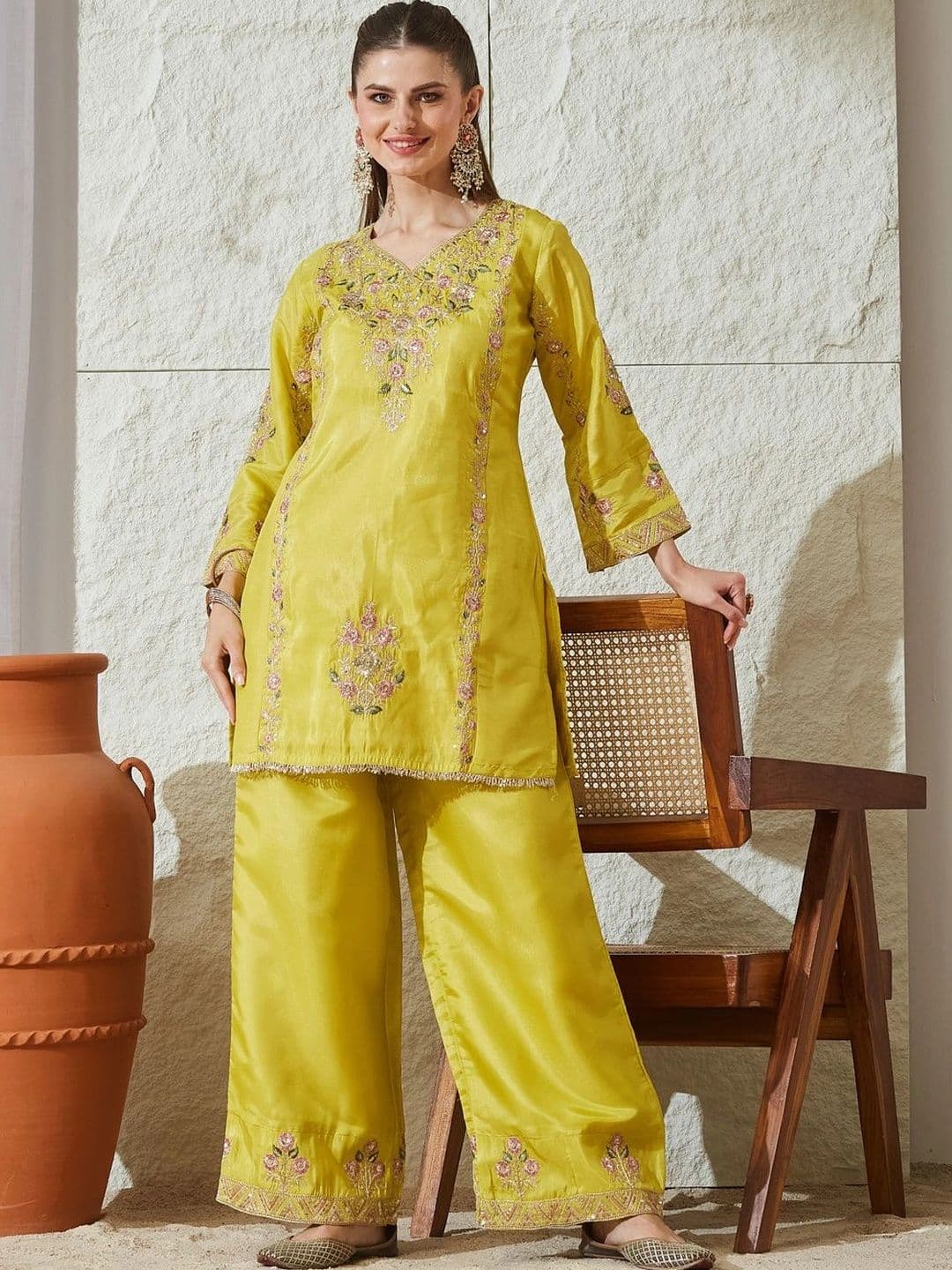 MOKOSH Women Ethnic Motifs Embroidered Regular Thread Work Pure Silk Kurta with Palazzos - view 1