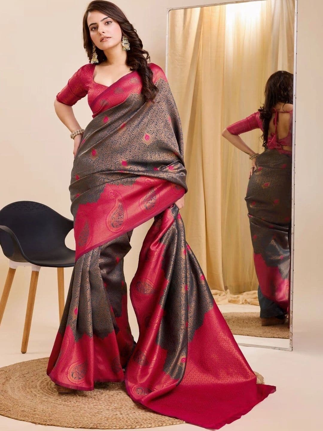 VS MALL Women Ethnic Motifs Printed Zari Banarasi Saree thumbnail 6