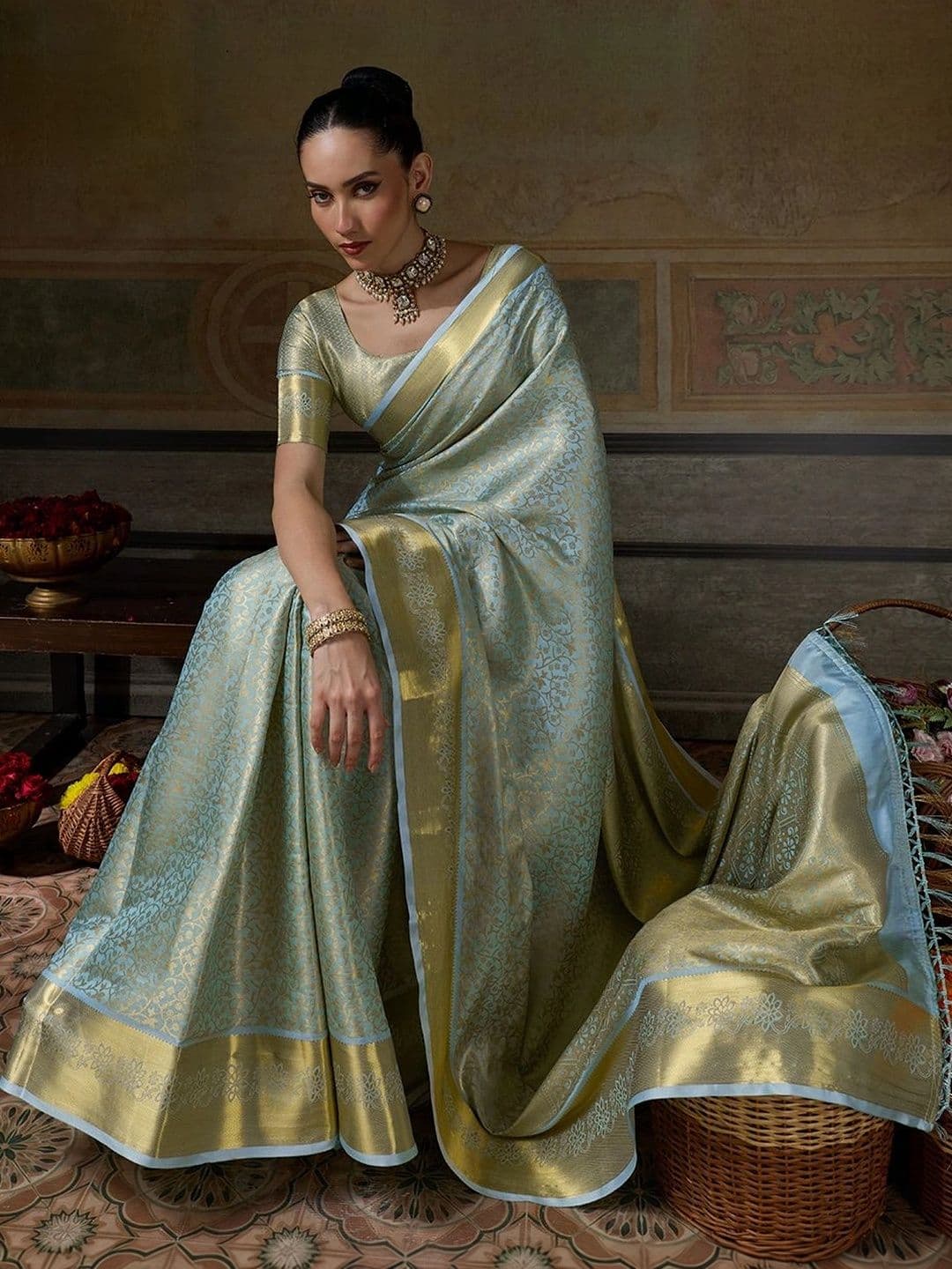 Sutriti Woven Design Zari Silk Blend Designer Banarasi Saree thumbnail 3