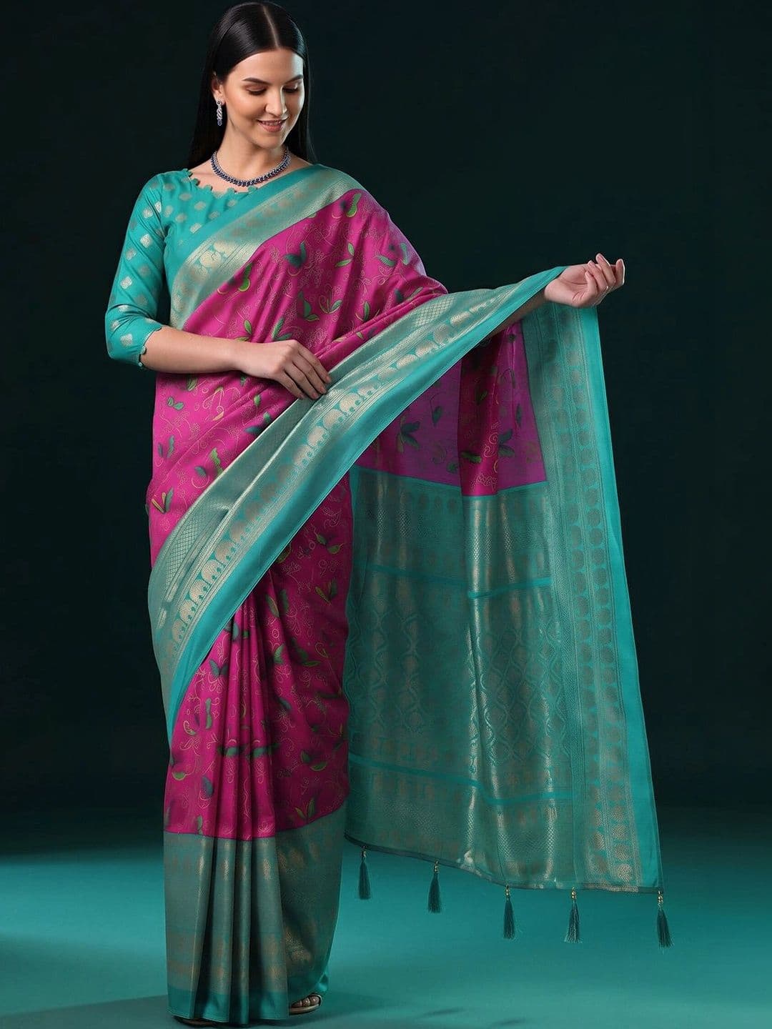 Anouk Floral Zari Designer Banarasi Saree thumbnail 3