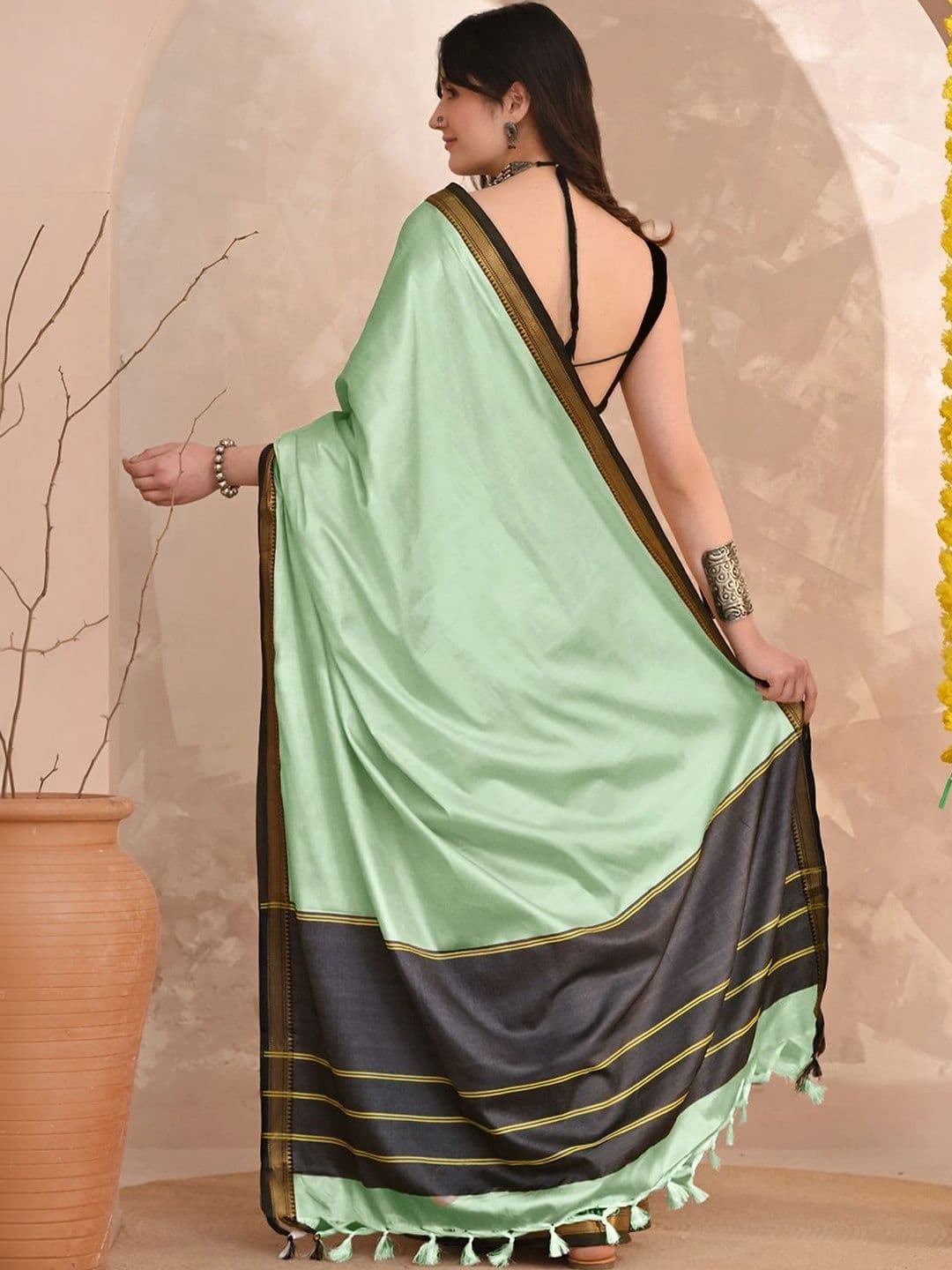 KALINI Woven Design Zari Designer Gadwal Saree thumbnail 5