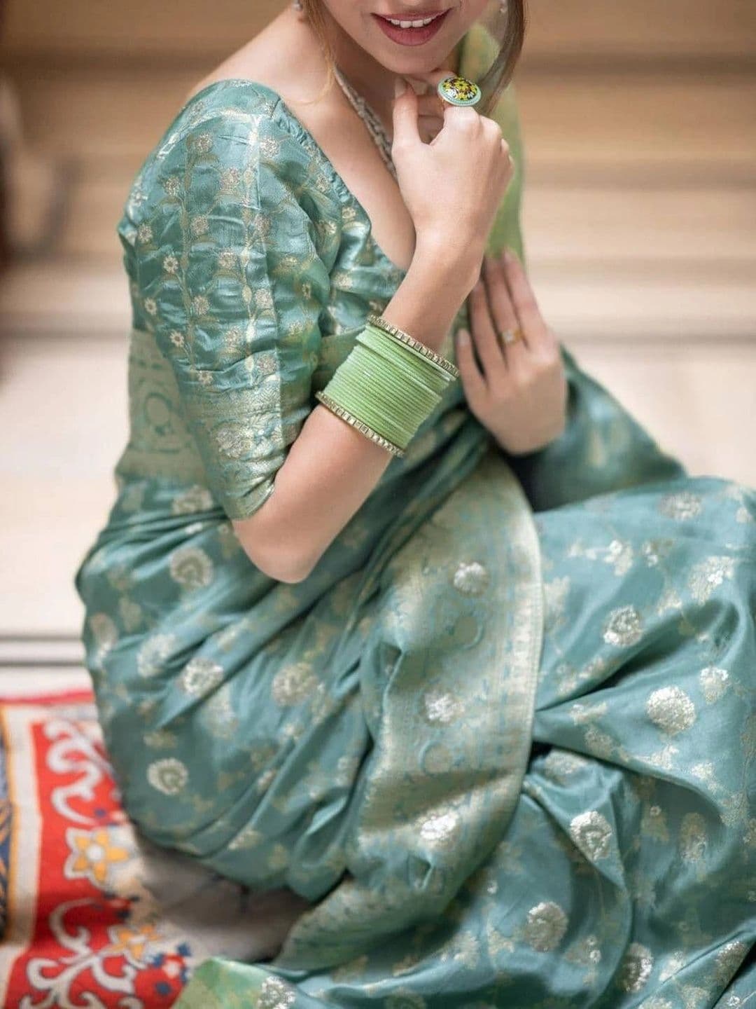 FASHIONIZO Woven Design Zari Art Silk Banarasi Saree thumbnail 4