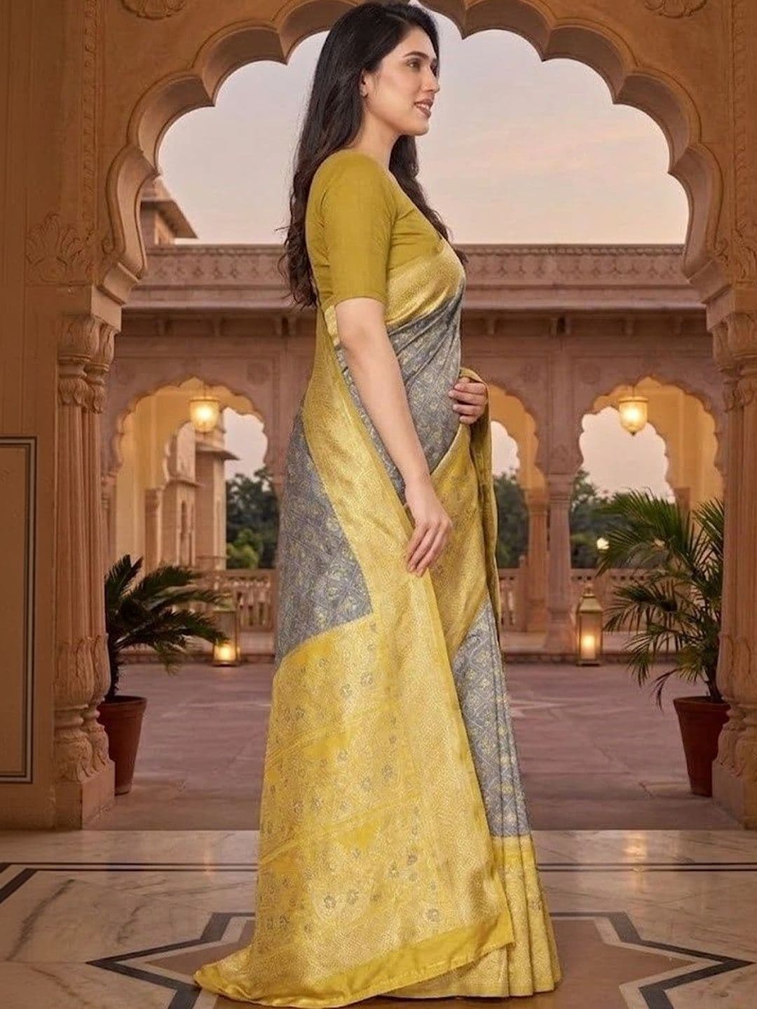 THE AQUARIUS Woven Design Zari Art Silk Banarasi Saree thumbnail 5