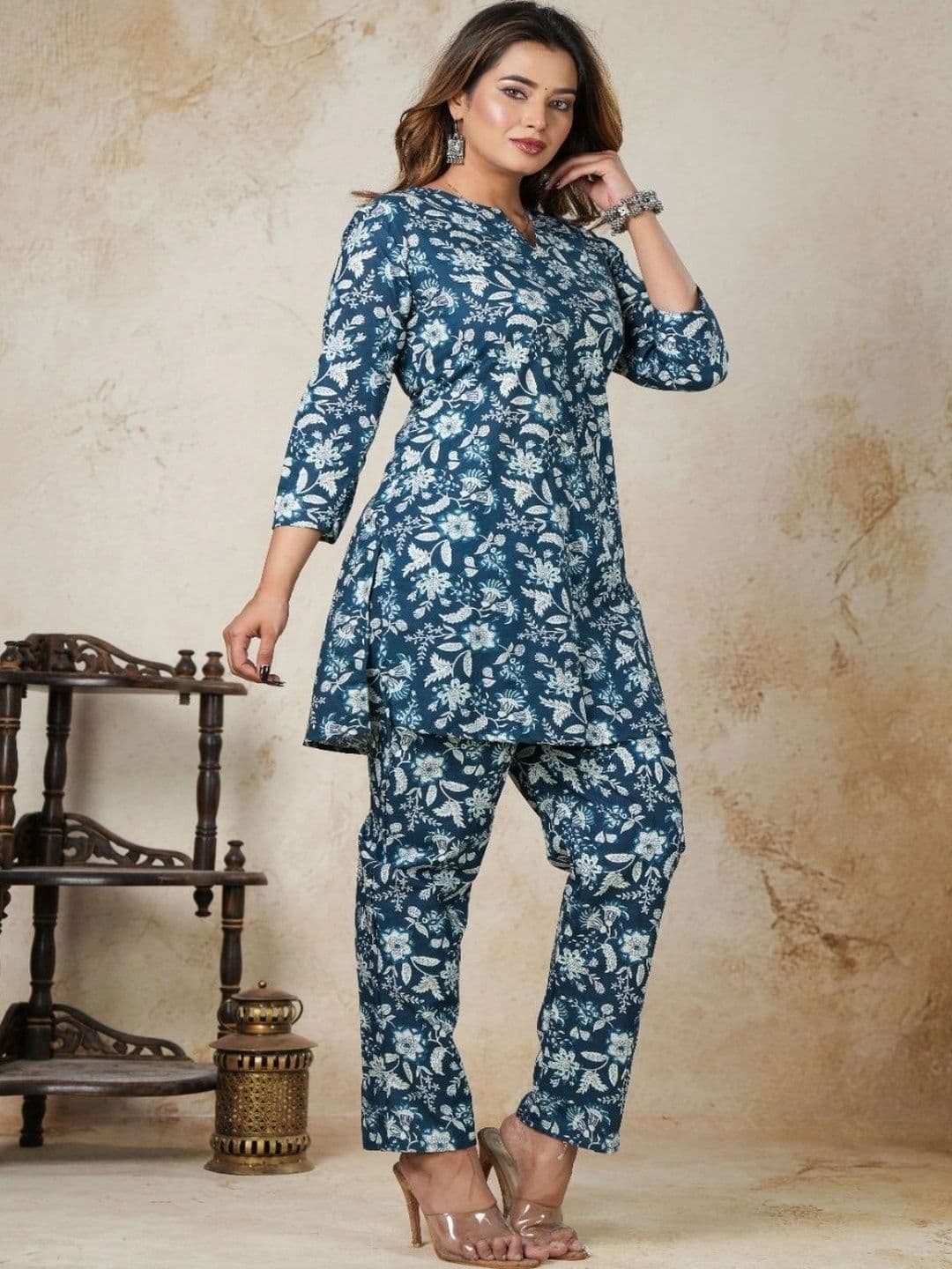 CNS FASHIONS Women Floral Printed Regular Pure Cotton Kurta with Trousers thumbnail 3
