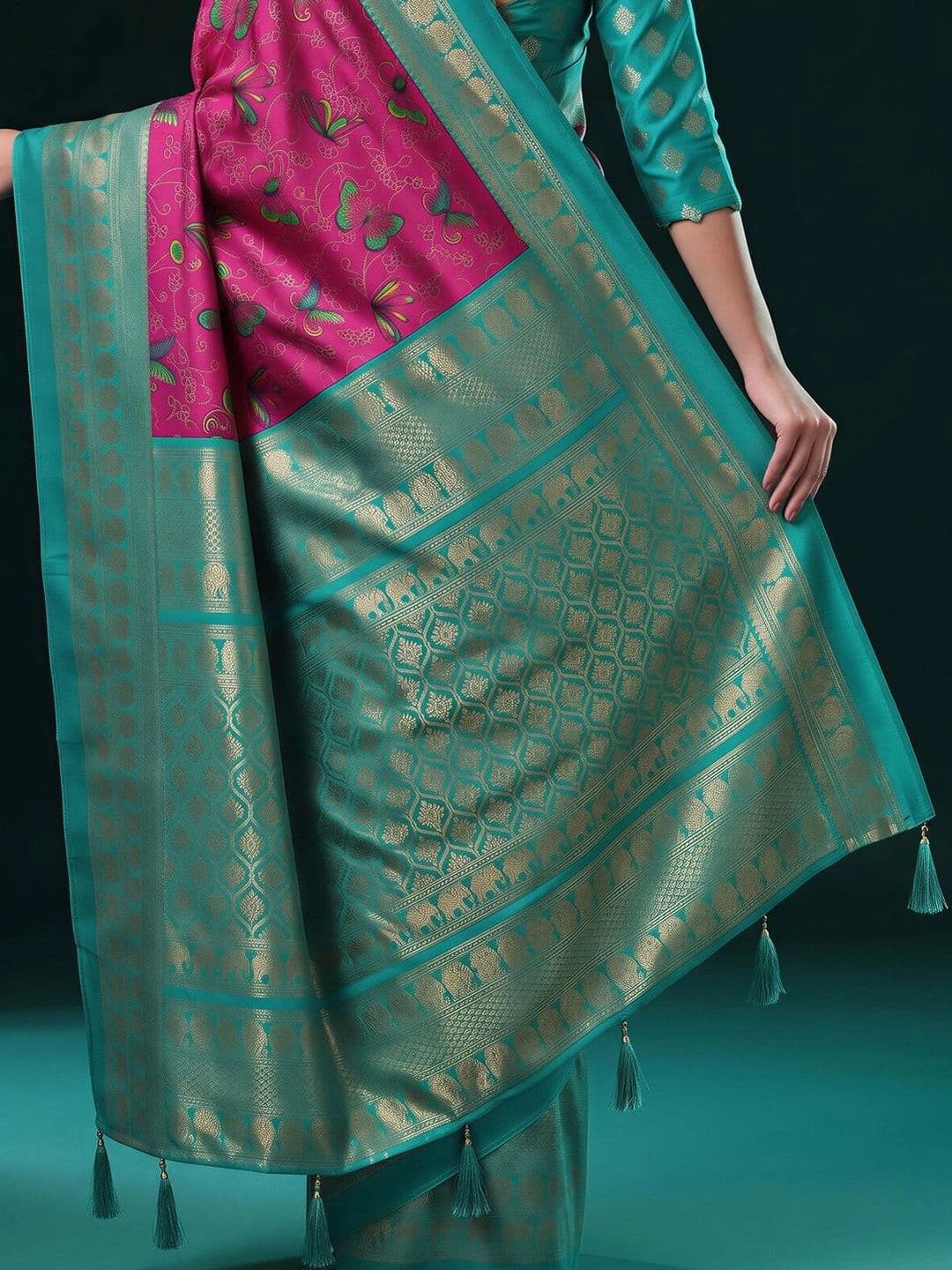 Anouk Floral Zari Designer Banarasi Saree thumbnail 6