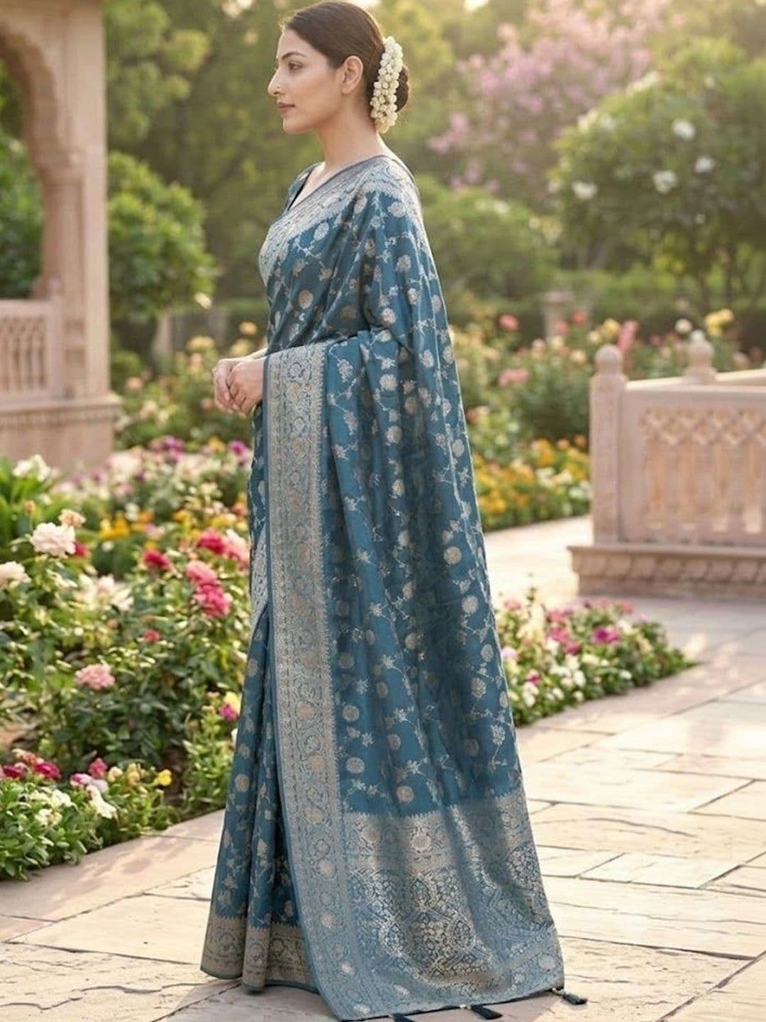 JUICE BEAUTY Woven Design Zari Art Silk Banarasi Saree thumbnail 5