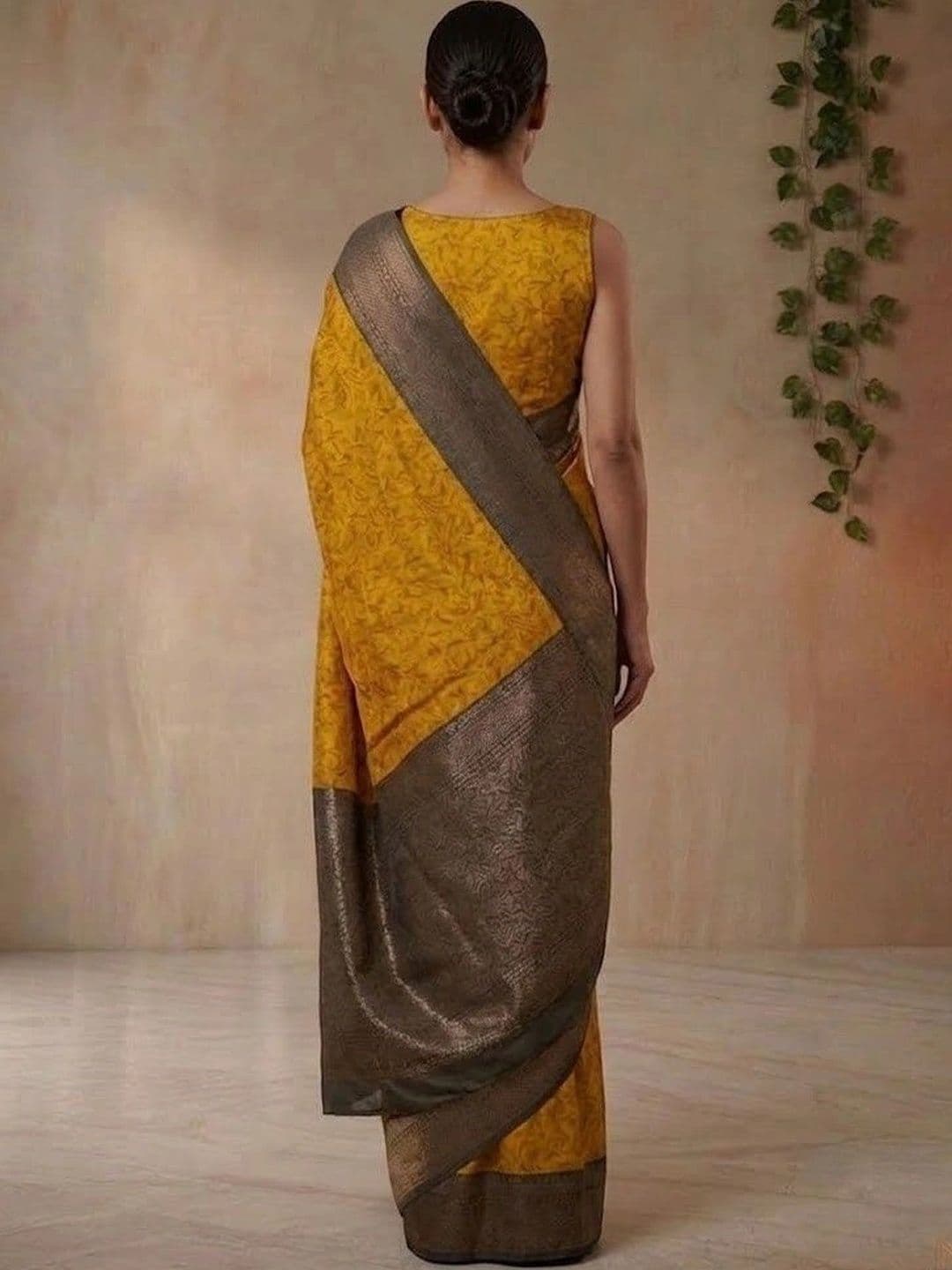 JUICE BEAUTY Woven Design Zari Art Silk Banarasi Saree thumbnail 2